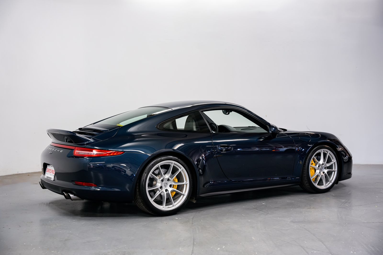 2014 Porsche 911 Carrera 4 — photo 2