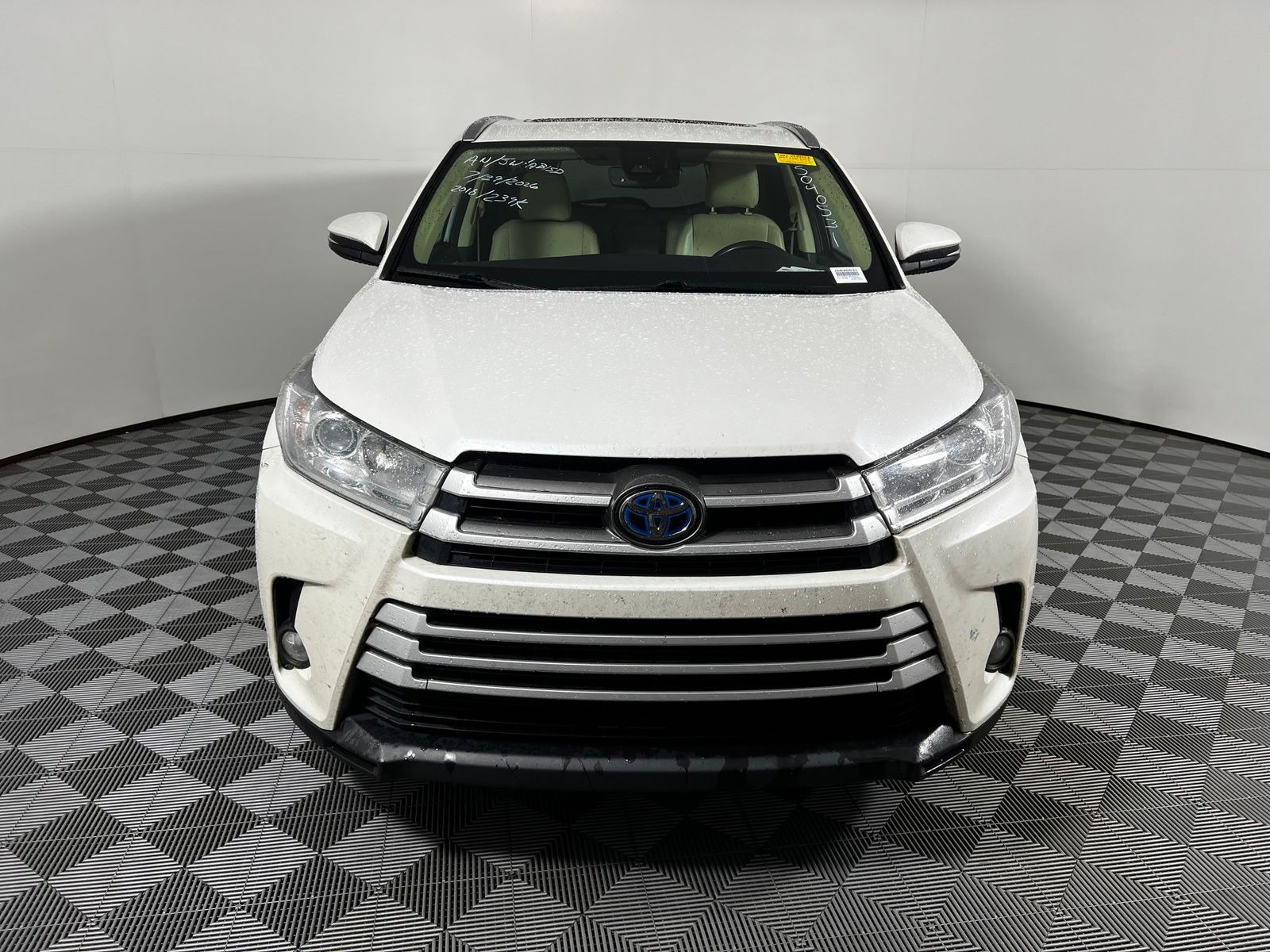 Thumbnail: 2018 Toyota Highlander - 2