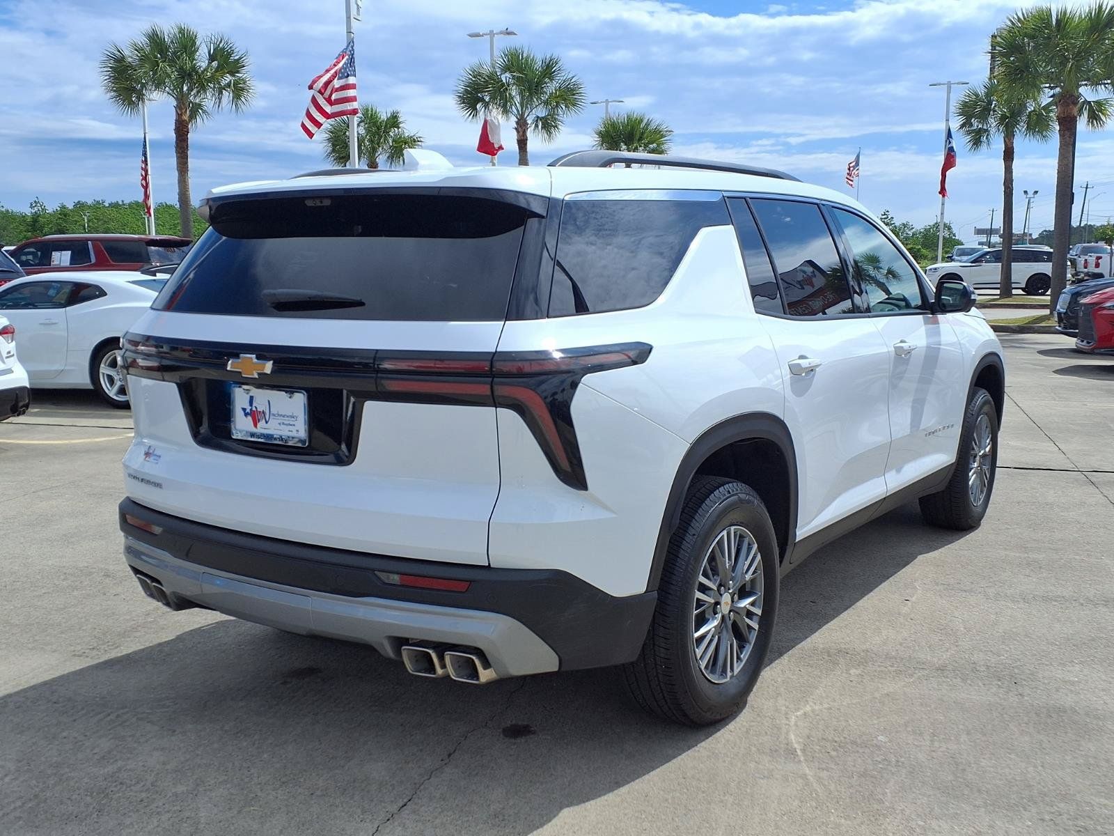2026 Chevrolet Traverse LT - 4