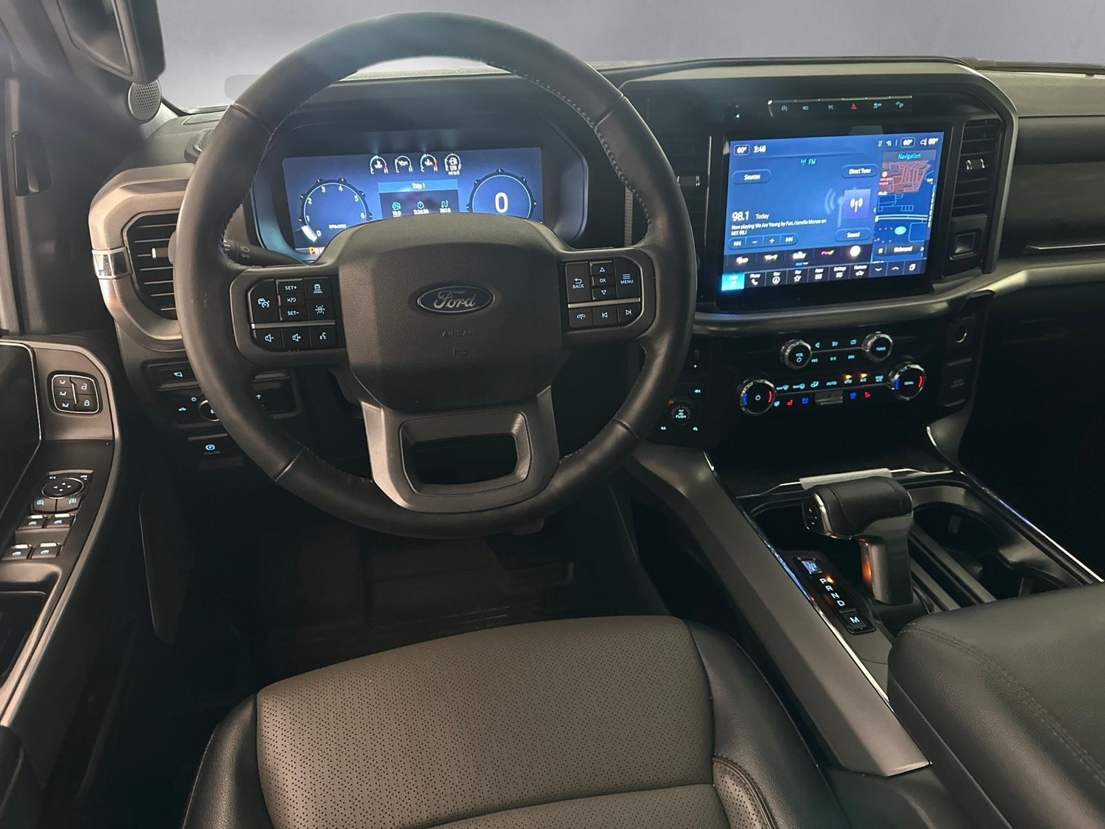 Used 2024 Star White Ford Lariat image 3