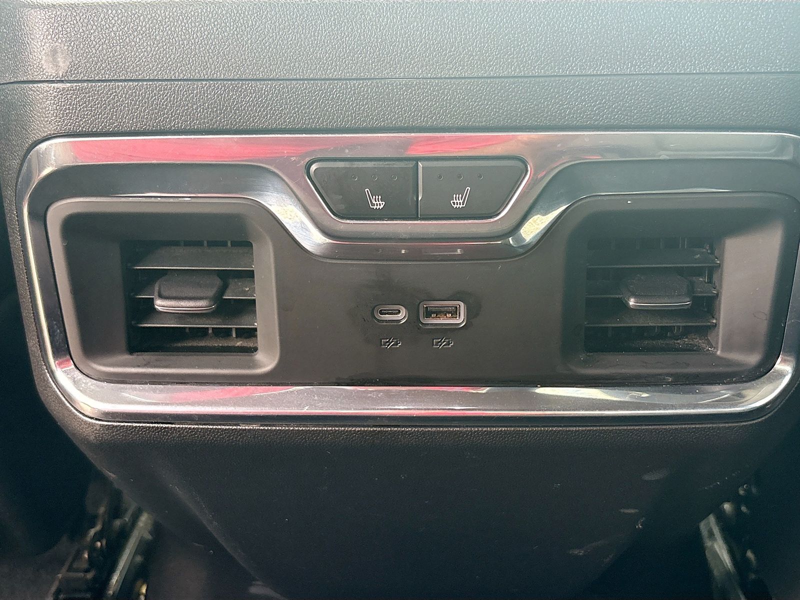 Used 2024 Red GMC Denali image 27