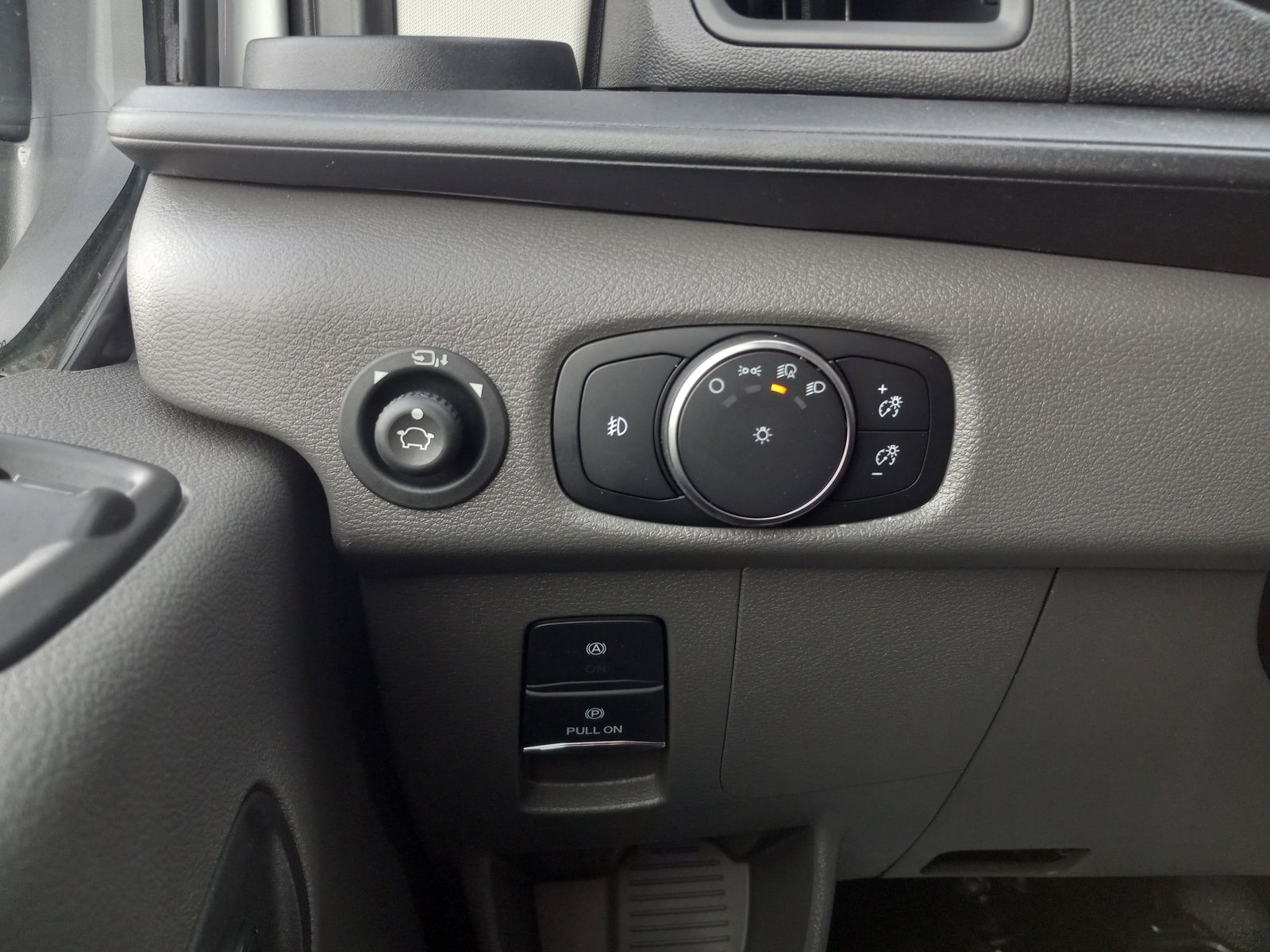 2026 Ford Transit-350 image 23