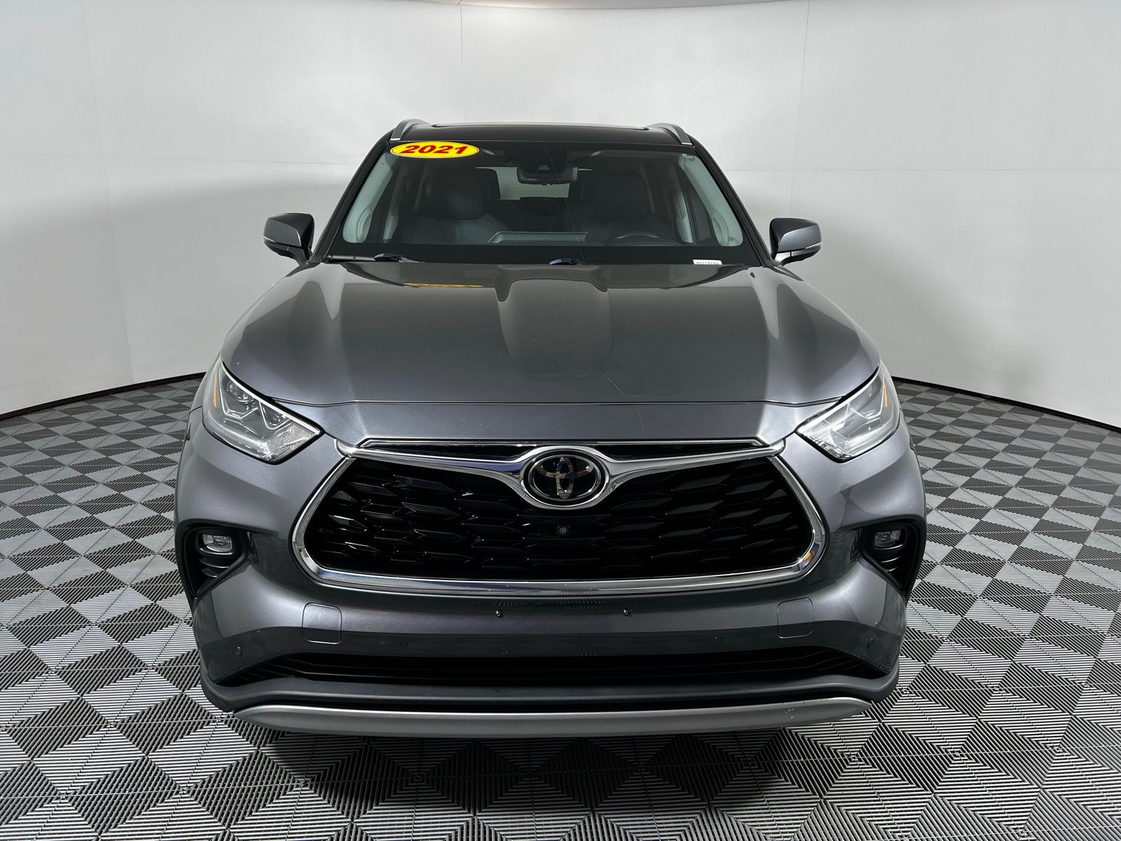 Thumbnail: 2021 Toyota Highlander - 2