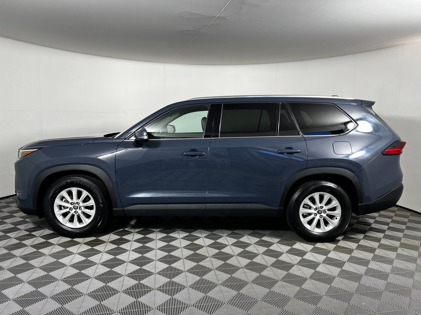 Thumbnail: 2025 Toyota Grand Highlander - 8