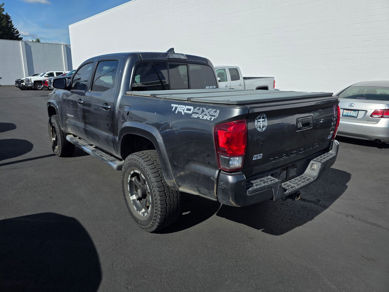 View vehicle photo 7