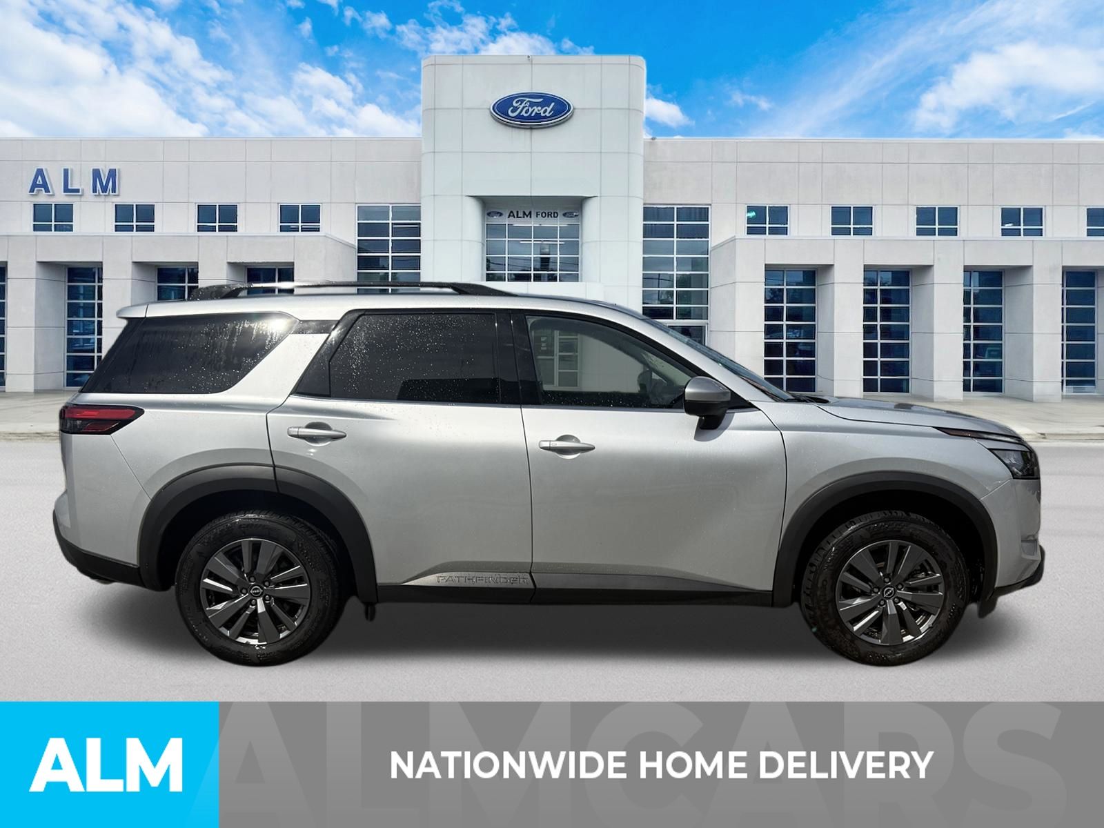 Used 2025 Silver Nissan SV image 4