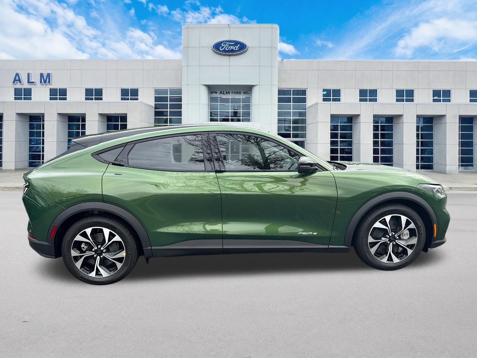 New 2026 Eruption Green Metallic Ford Select image 5