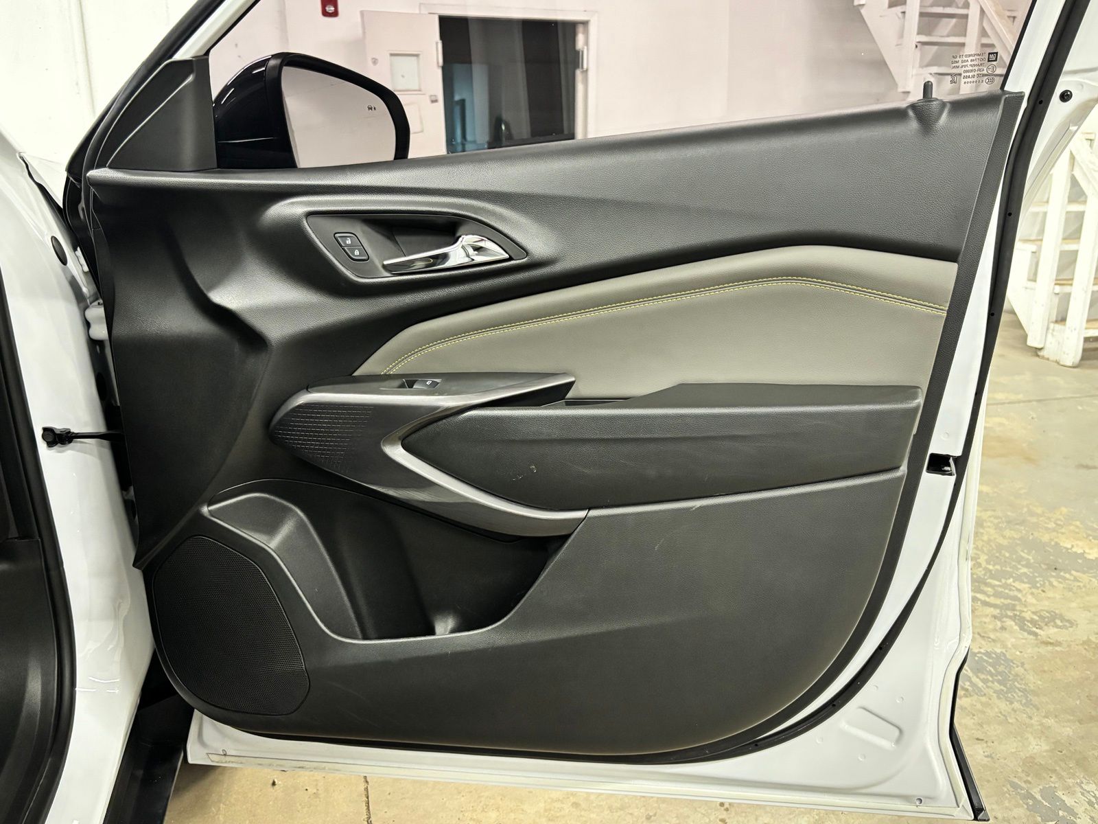 Used 2025 White Chevrolet ACTIV image 23