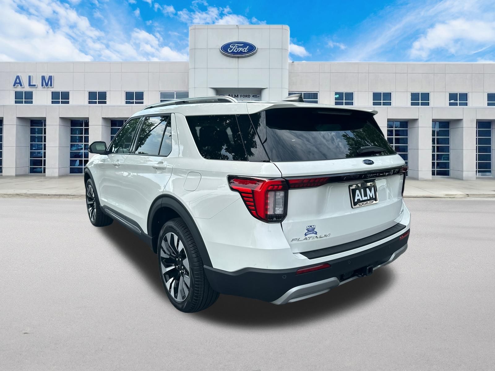 New 2026 Star White Metallic Tri-Coat Ford Platinum™ image 8