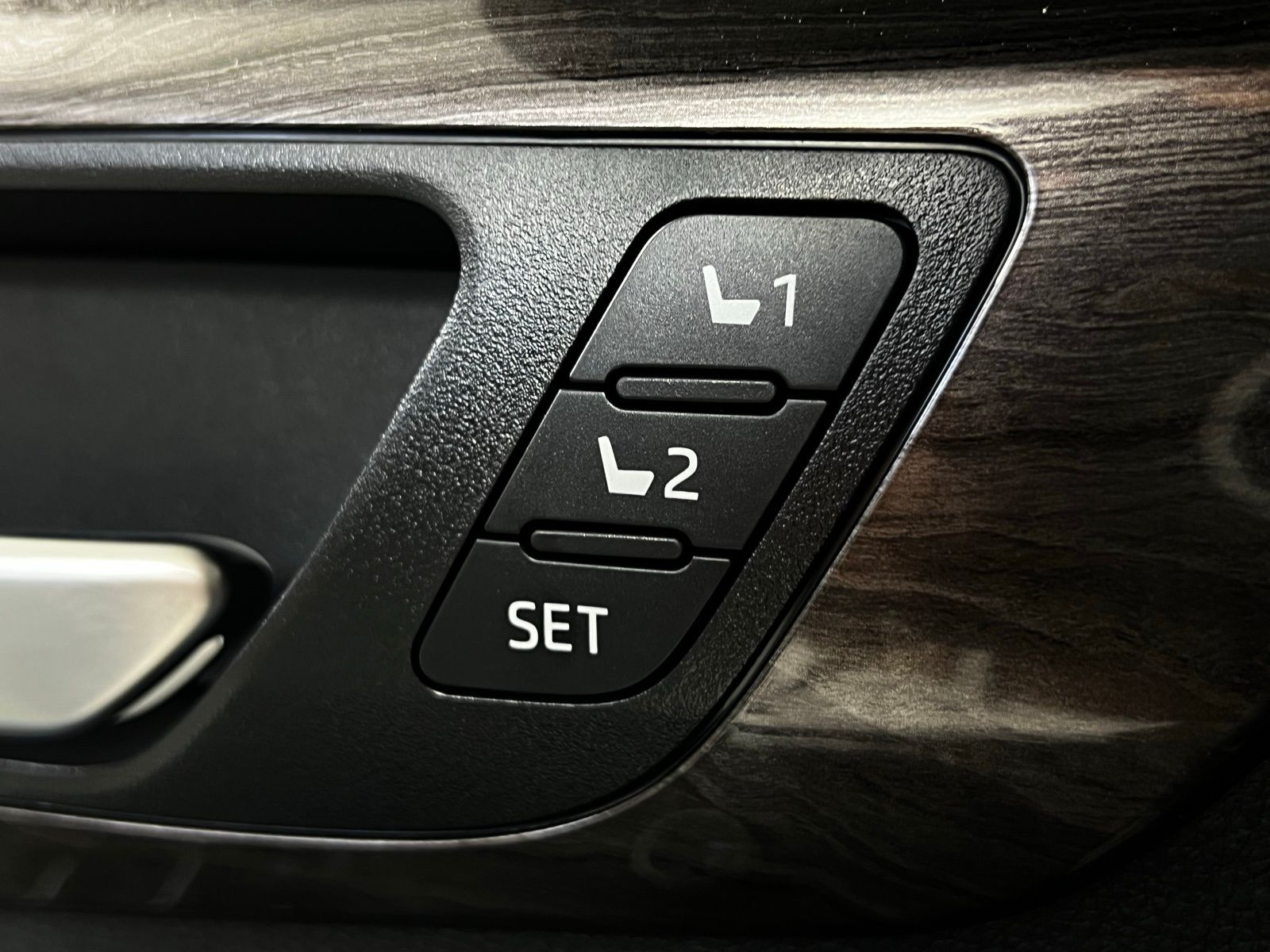 Thumbnail: 2026 Toyota Highlander - 23