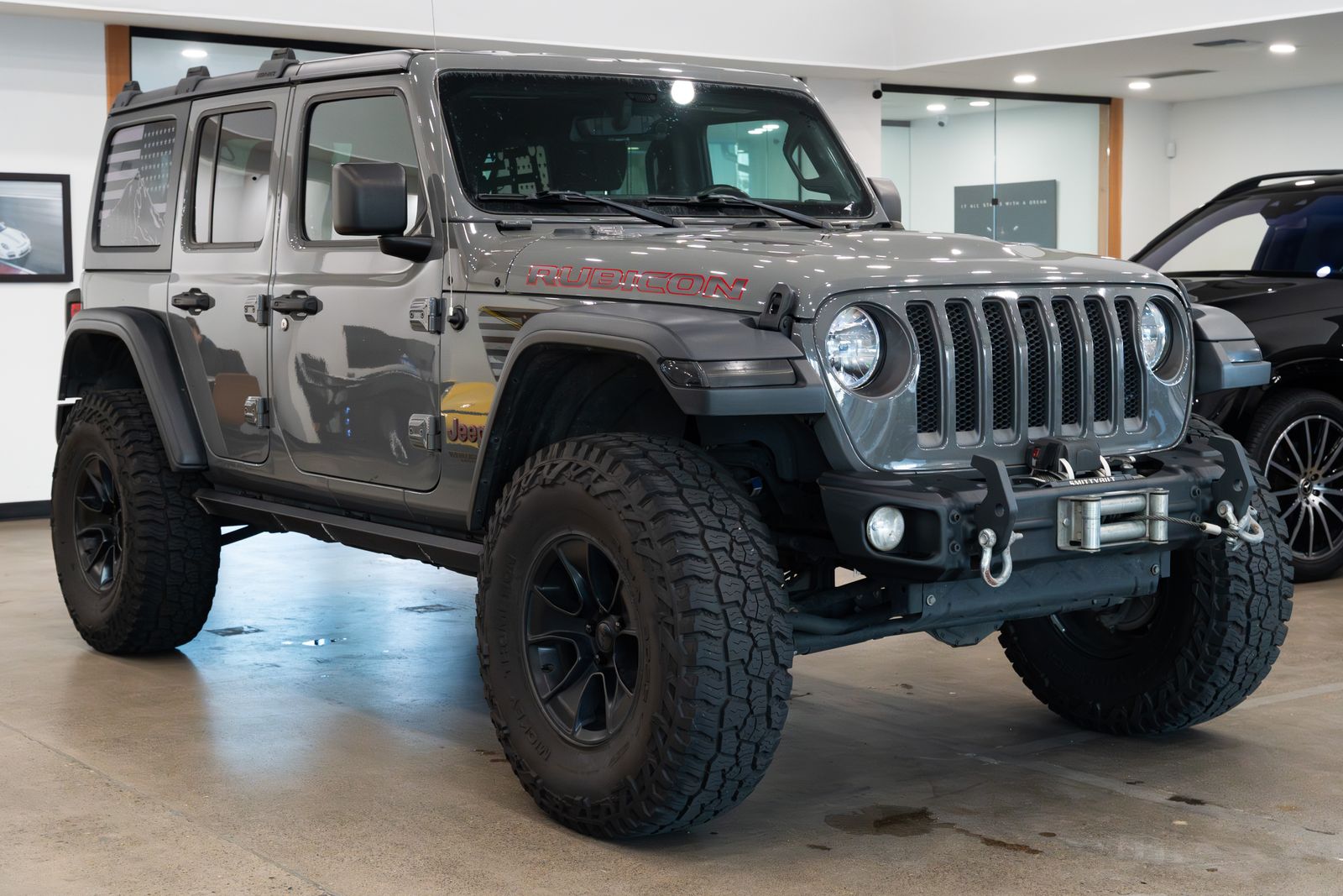 View vehicle photo 3
