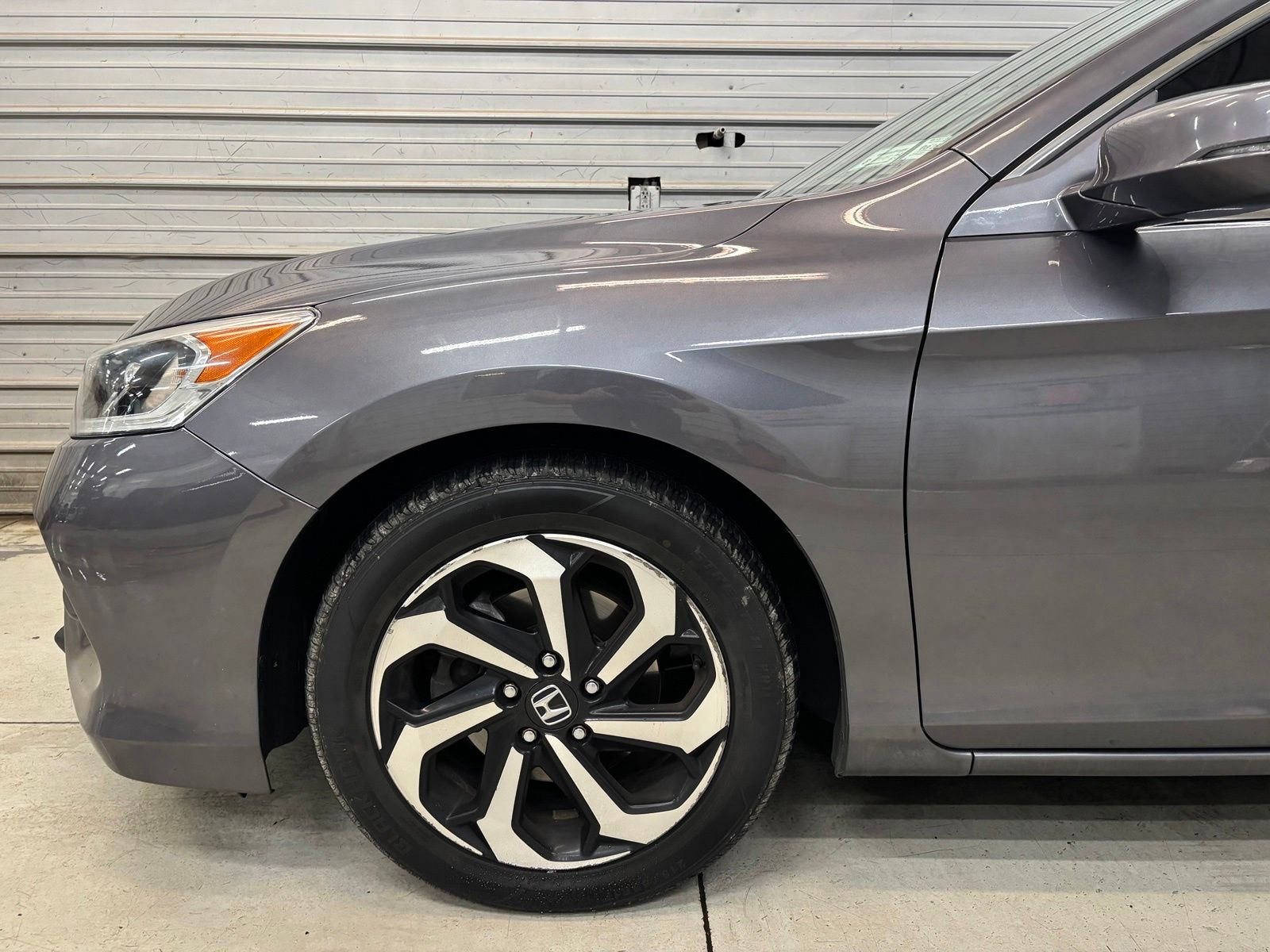 Photo 4 of 2017 Honda Accord EX-L V6 w/Navi w/Honda Sensing