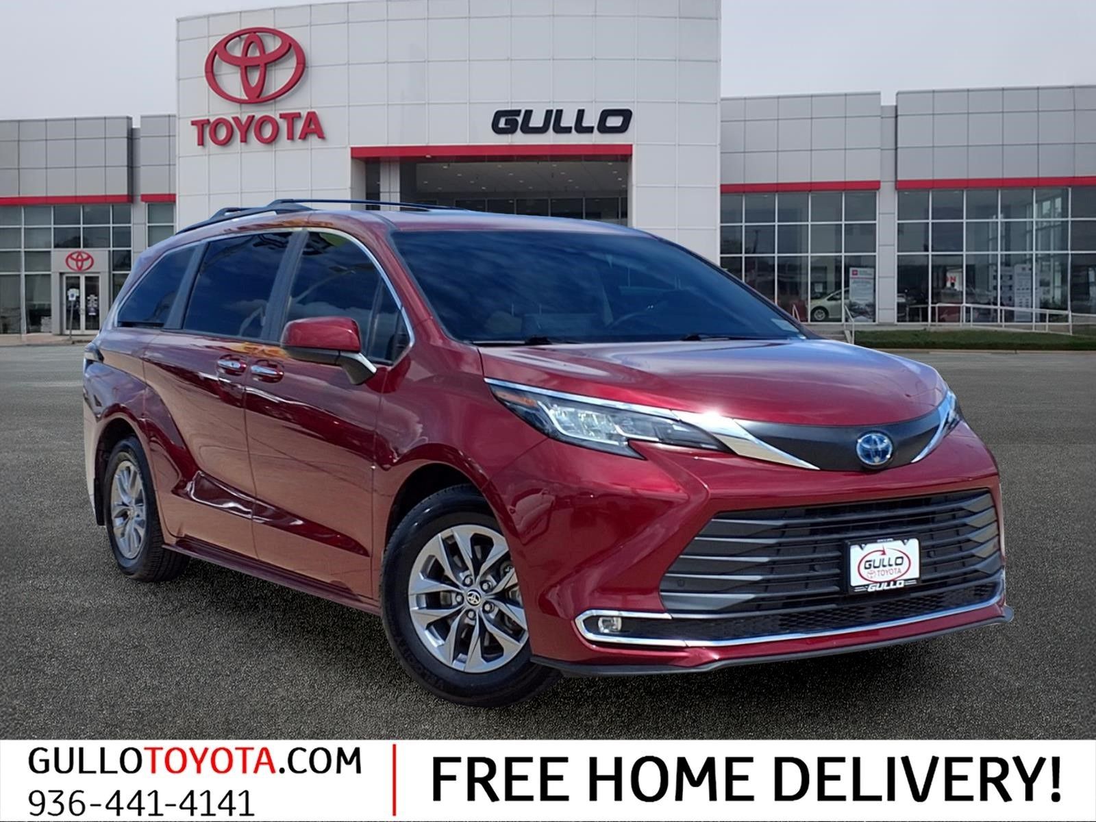 2023 Toyota Sienna XLE Red at Westside Lexus