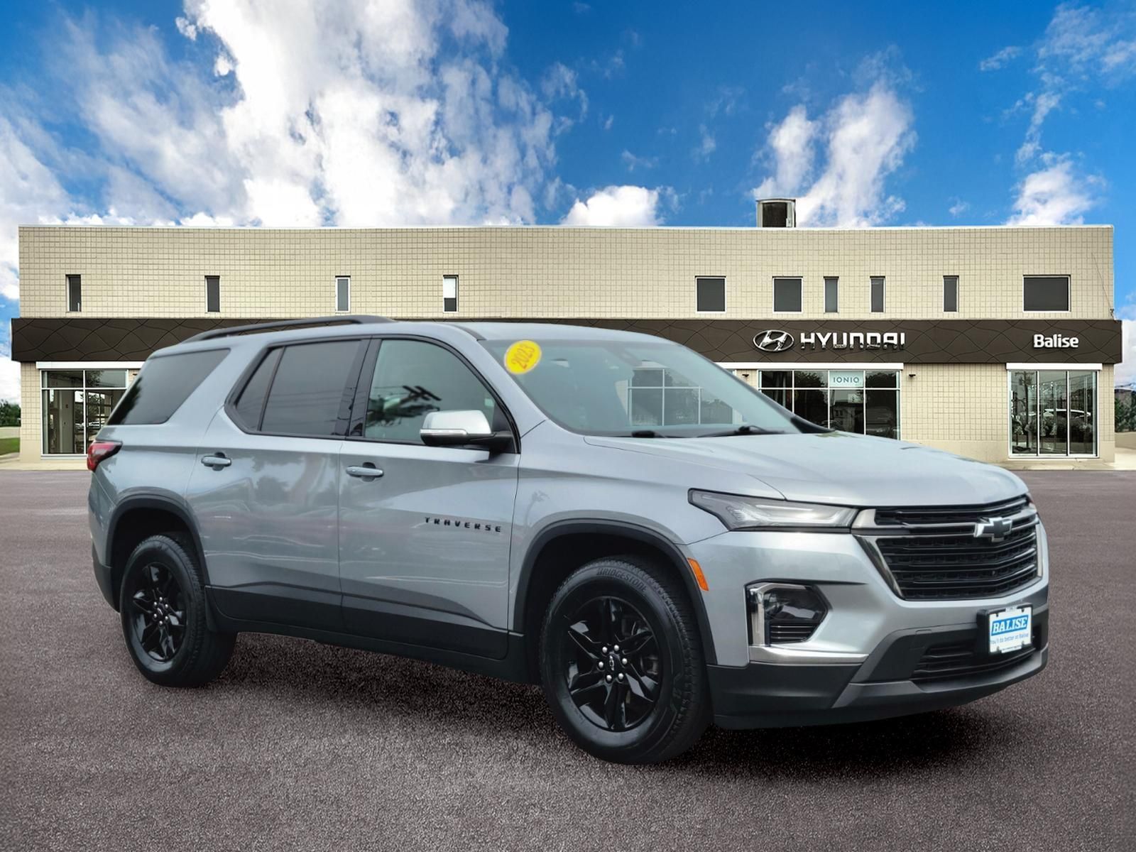 2023 Chevrolet Traverse LT Cloth AWD