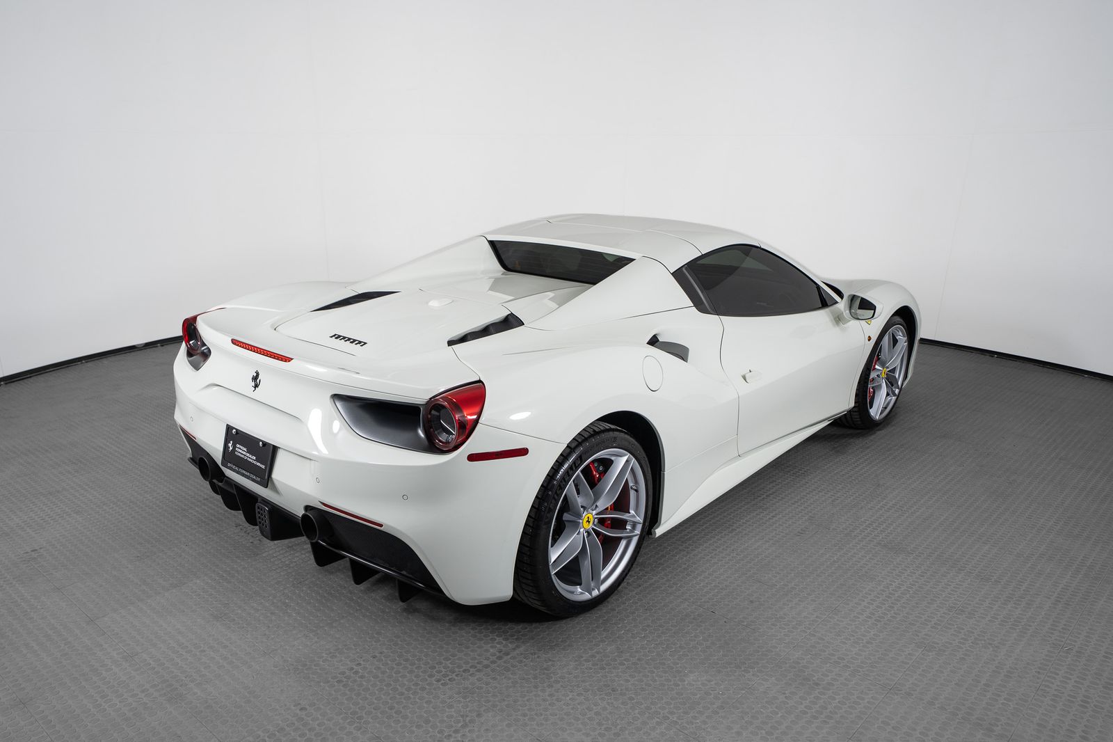 2019 Ferrari 488 Spider — full photo 38 of 43