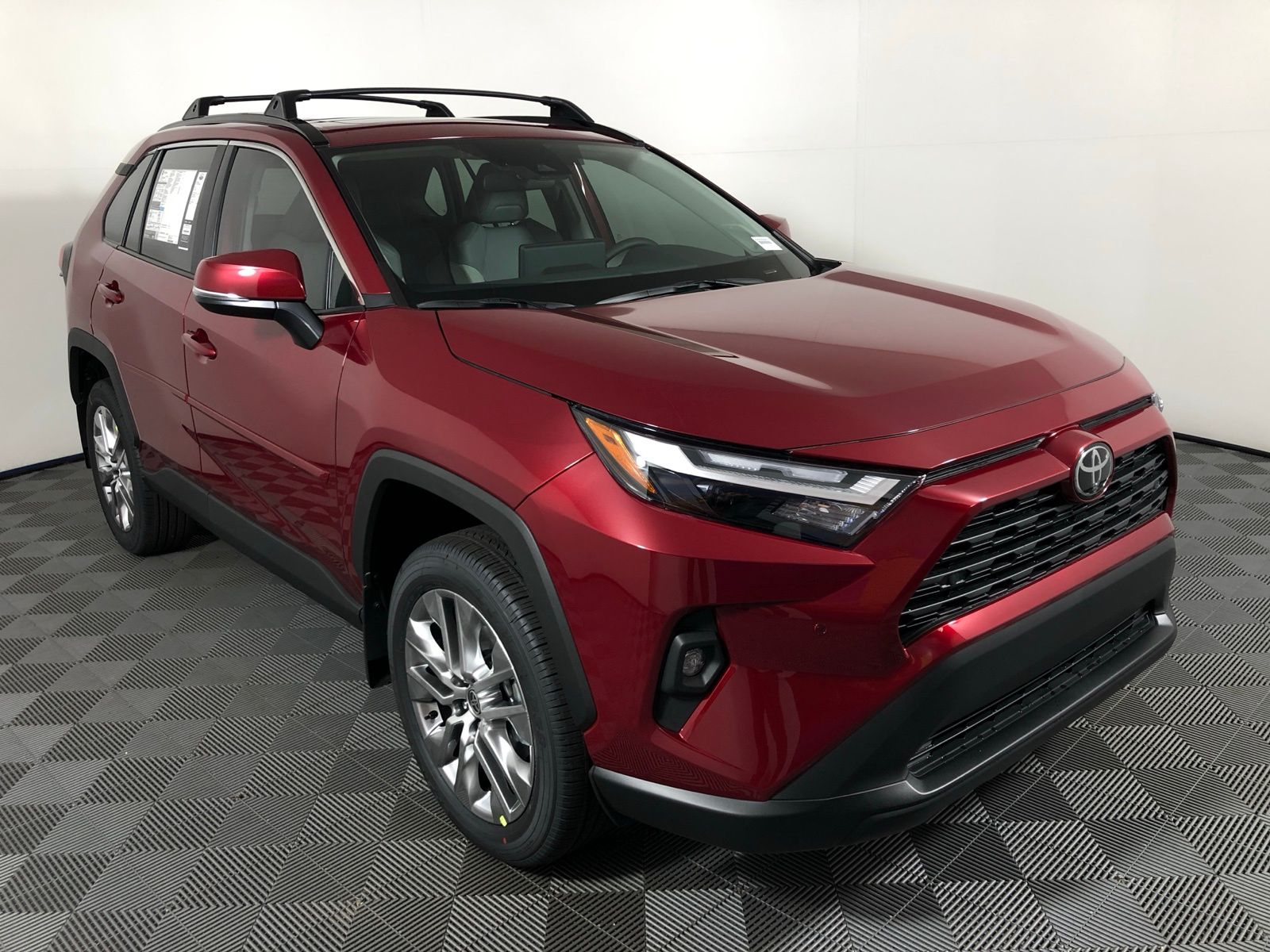 2024 Toyota RAV4 XLE Premium 3