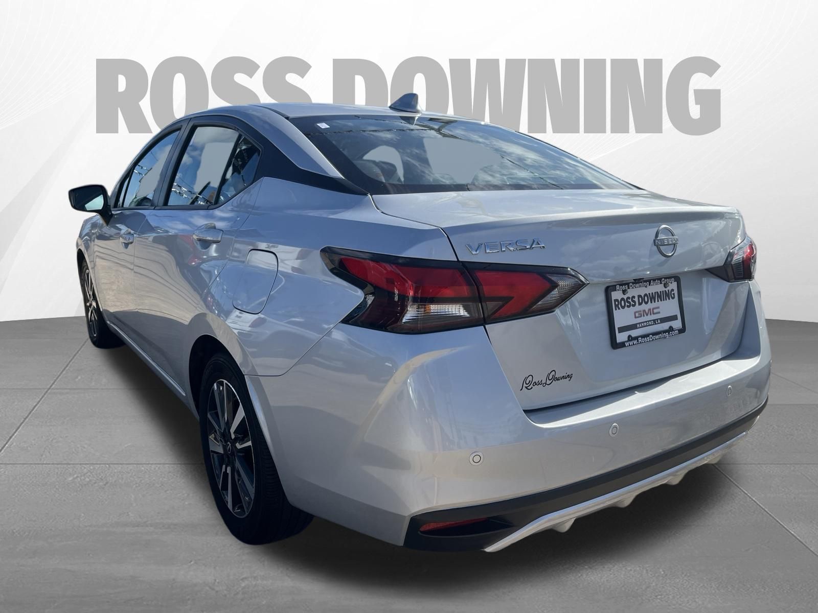 2025 Nissan Versa 1.6 SV - 5