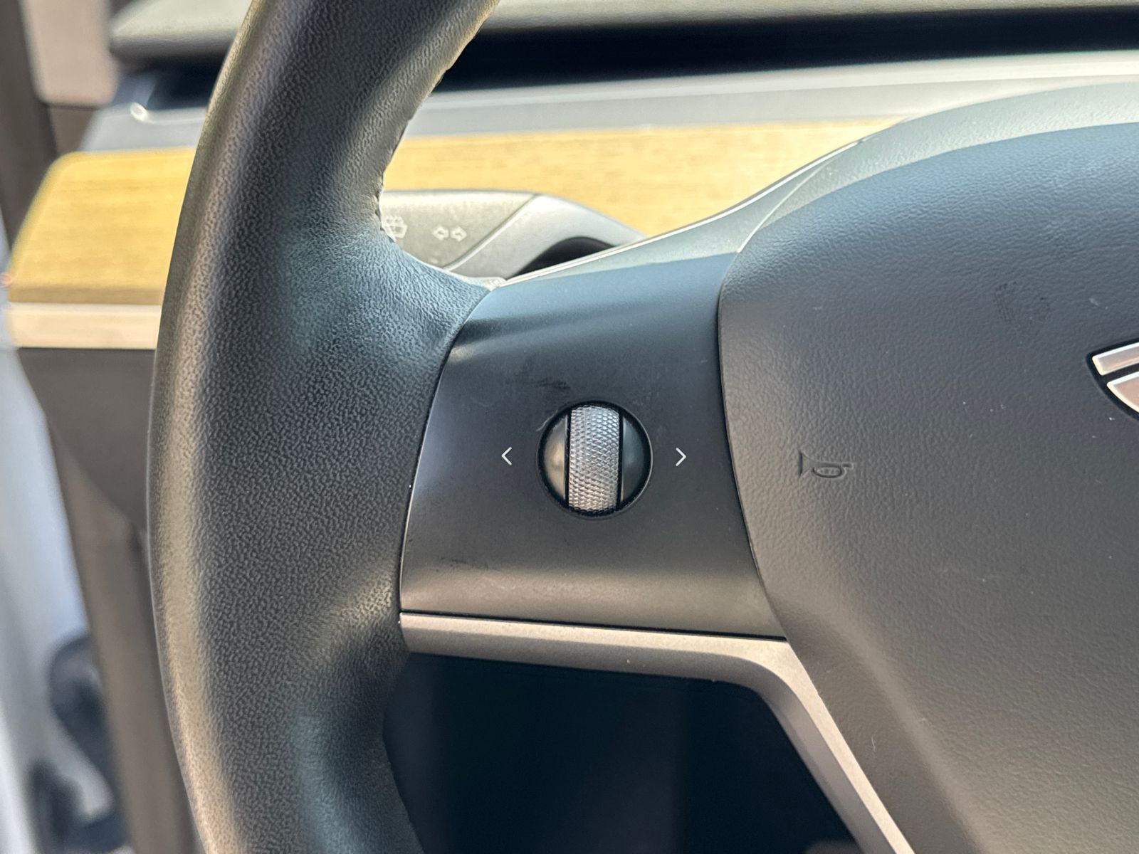 Used 2023 White Tesla Long Range image 25