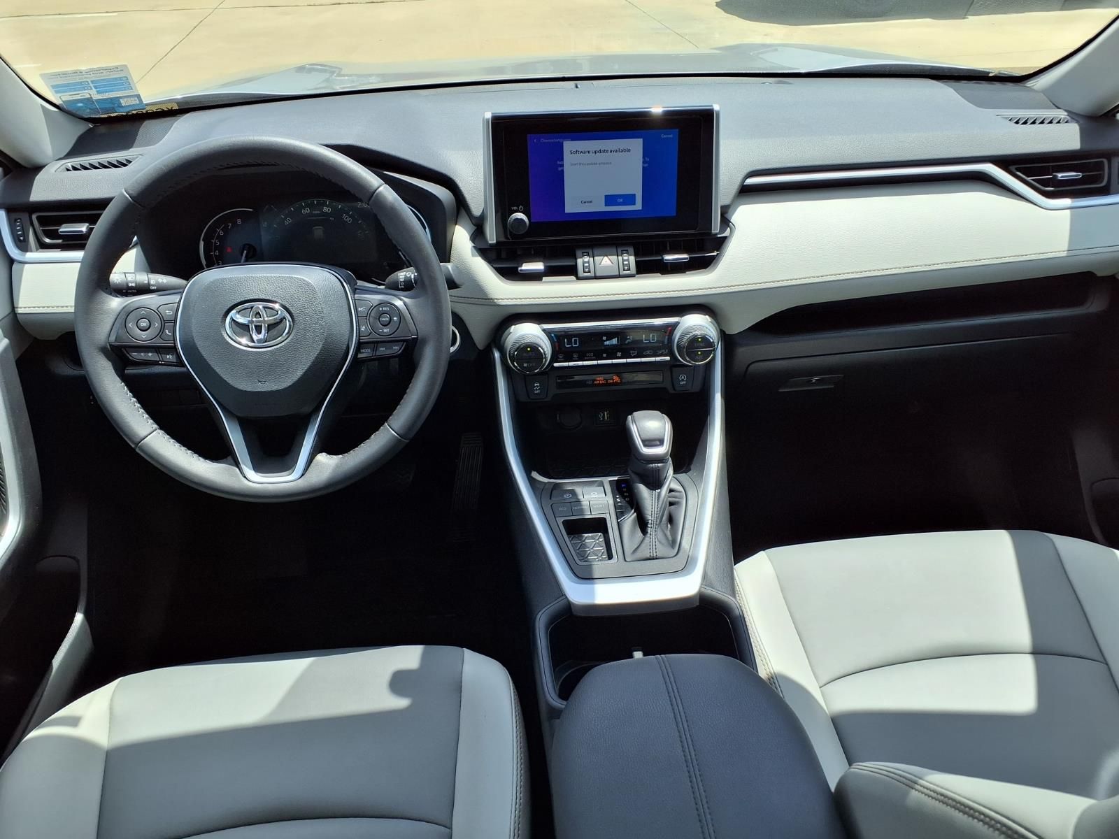 2024 Toyota RAV4 XLE Premium - 10
