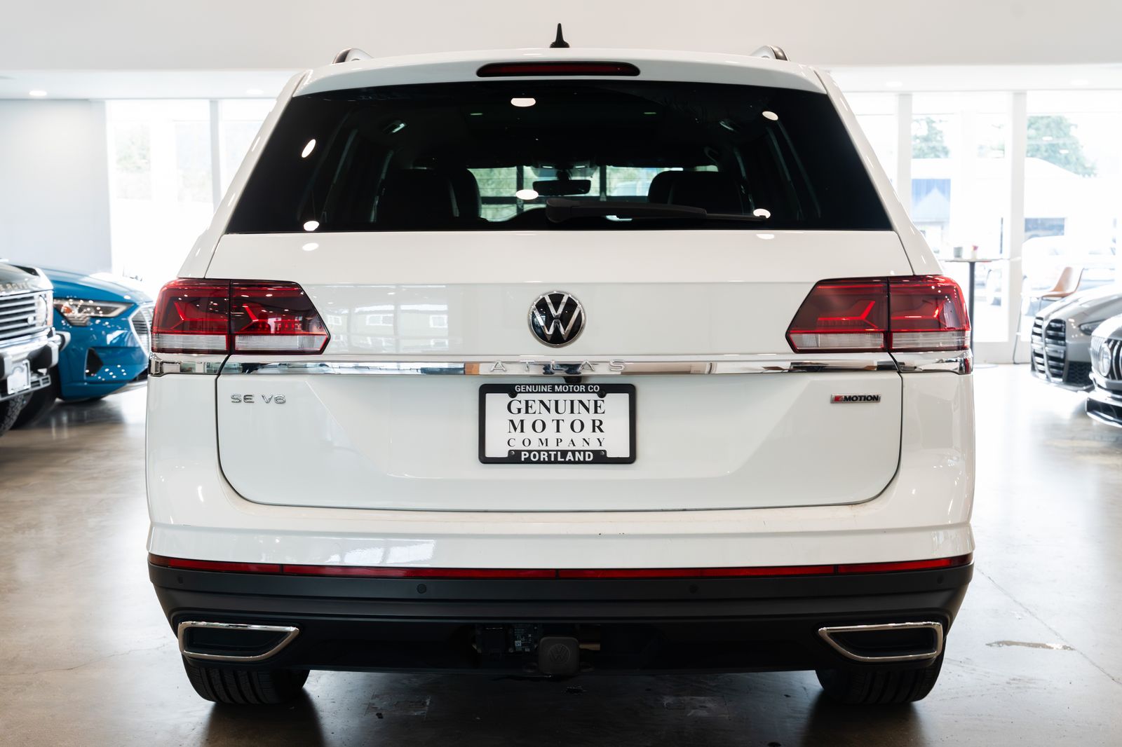 View vehicle photo 4