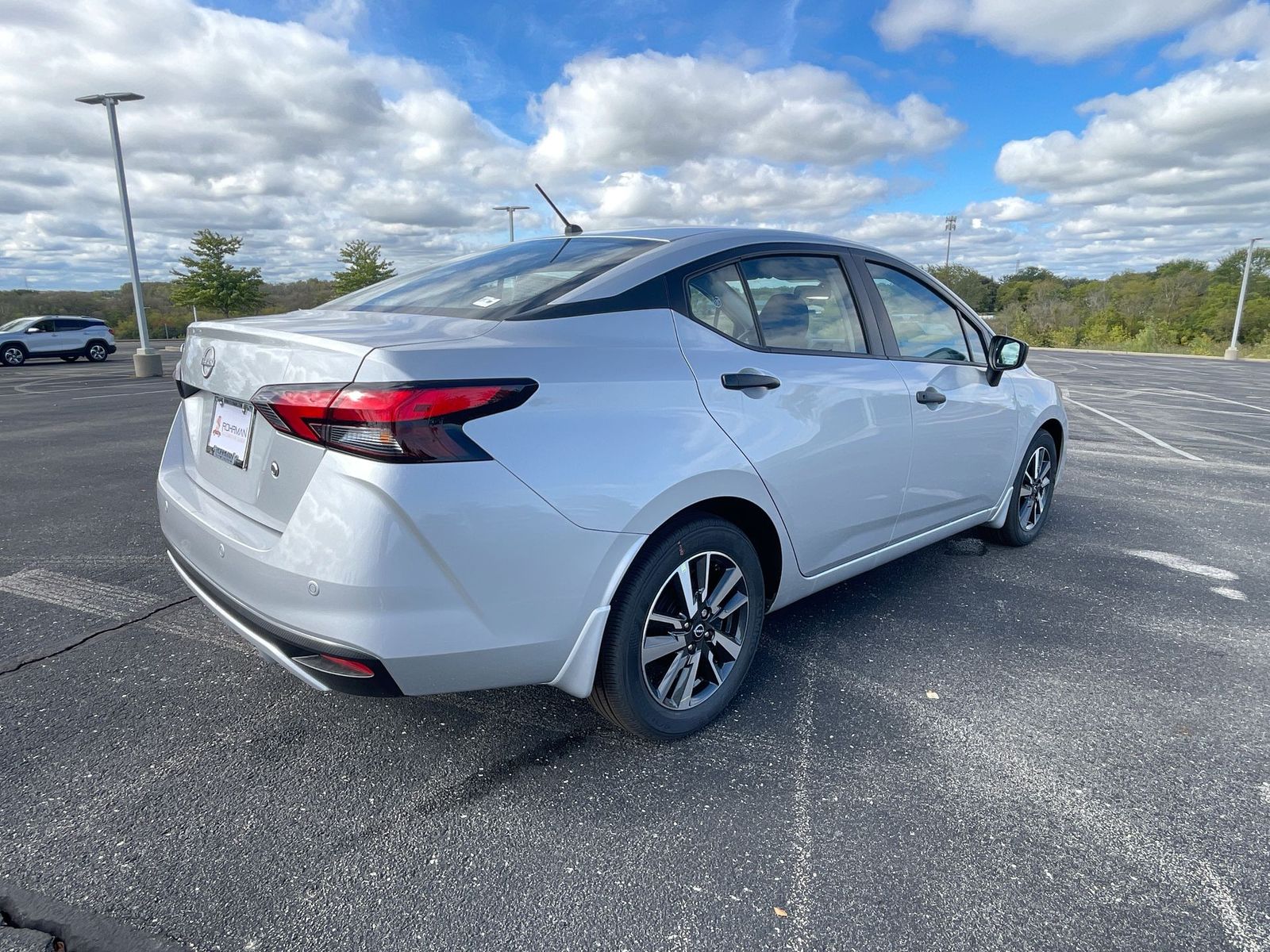 2024 Nissan Versa 1.6 S 34