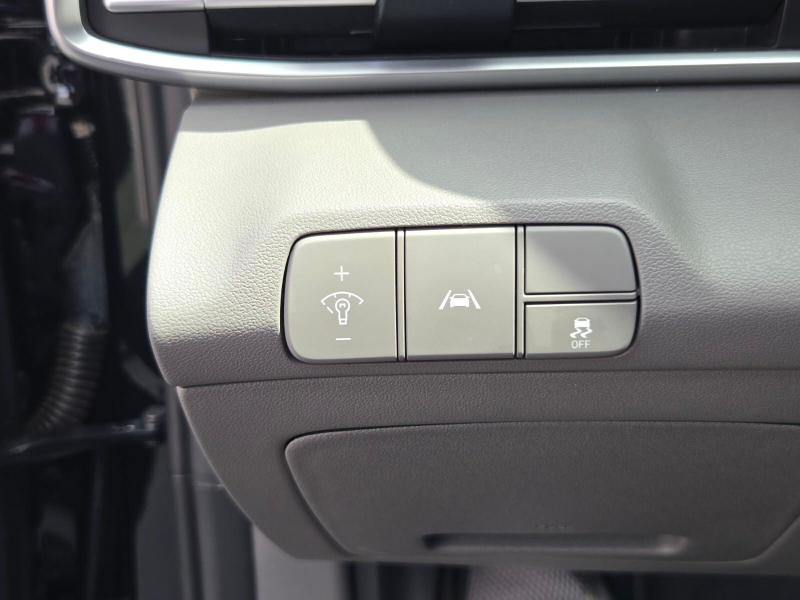 Used 2023 Black Hyundai SEL image 27