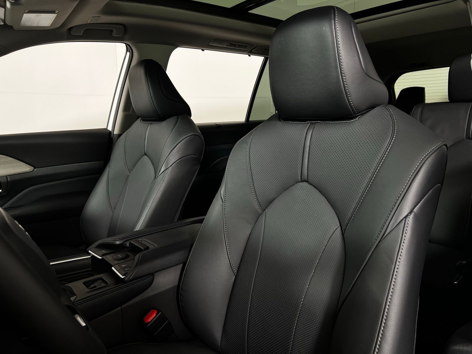 Thumbnail: 2026 Toyota Grand Highlander - 13