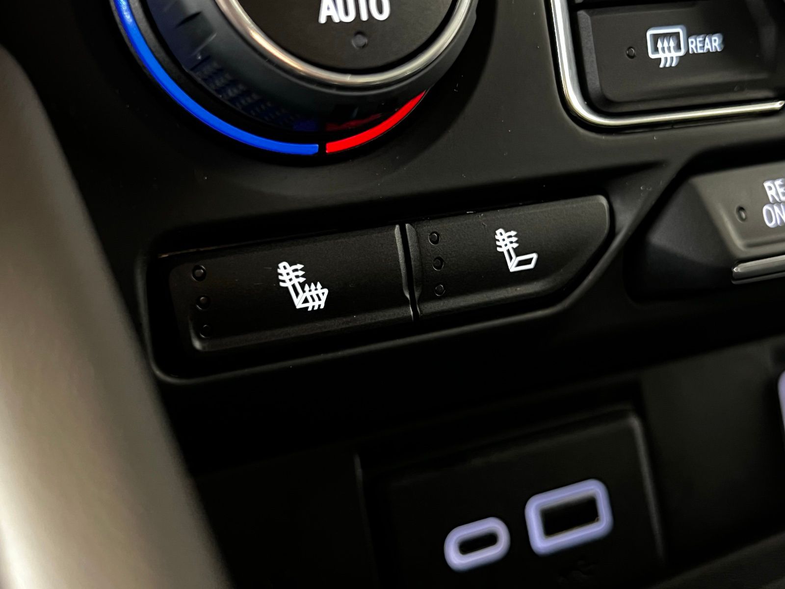 Thumbnail: 2023 Chevrolet Tahoe - 21