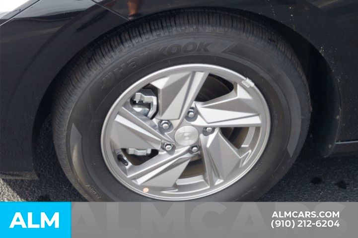 Used 2026 Abyss Black Hyundai SE image 12