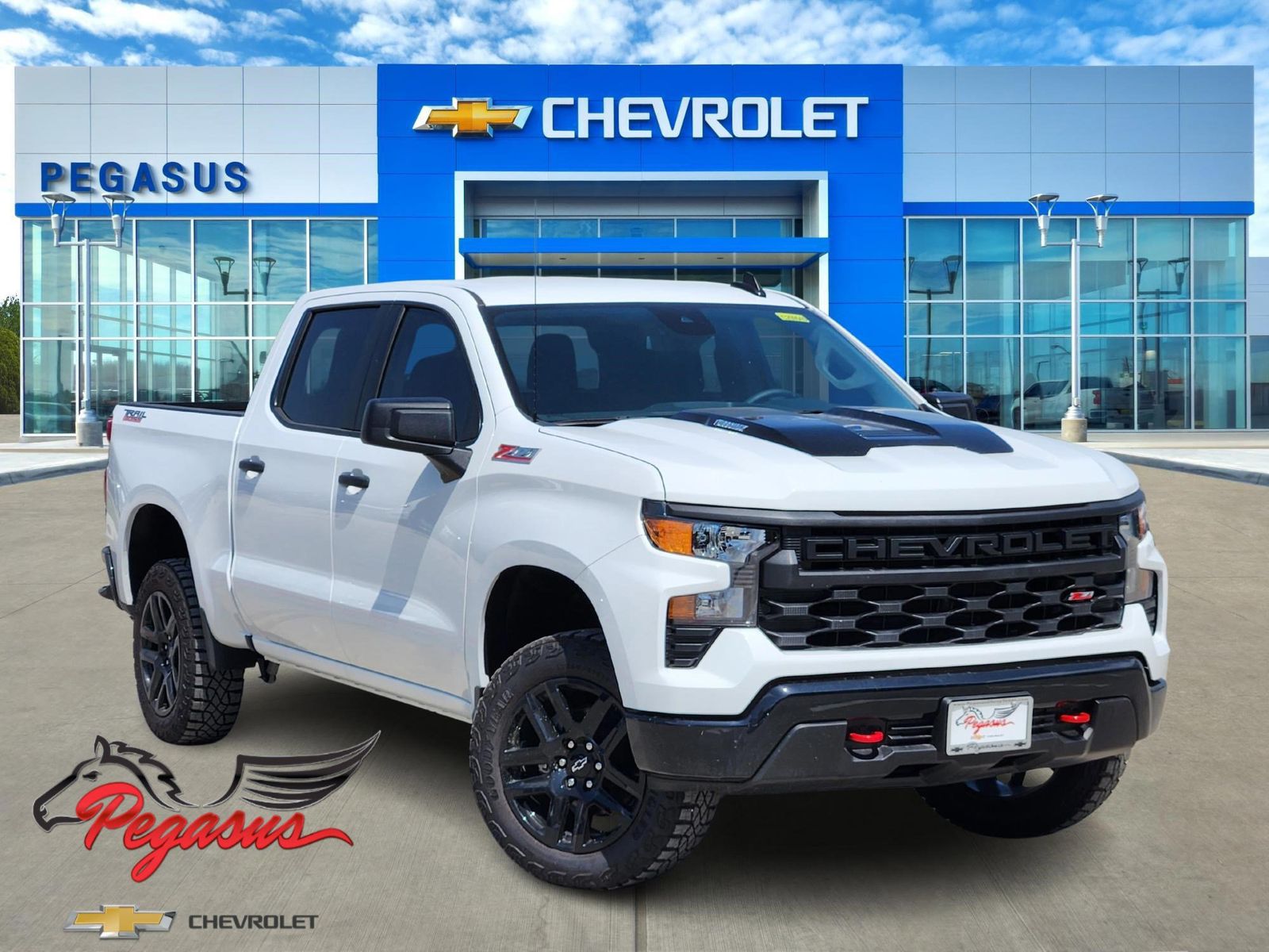2025 Chevrolet Silverado 1500 Custom Trail Boss Crew Cab 4WD