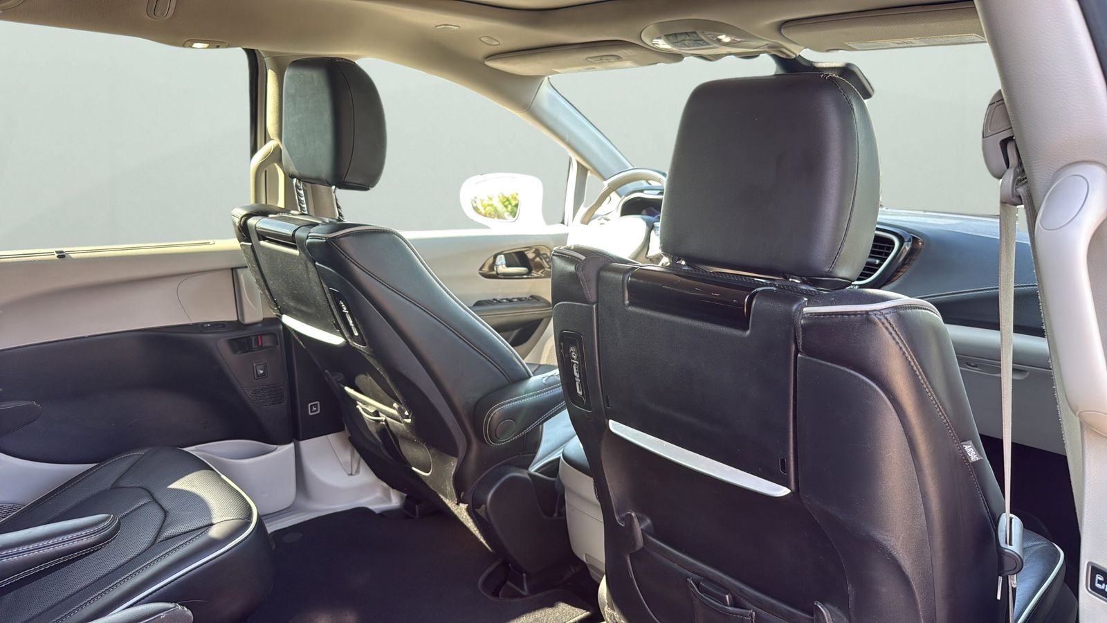 Used Car 2021 Chrysler Pacifica  Limited For Sale Under $30,000 In Austin, Texas