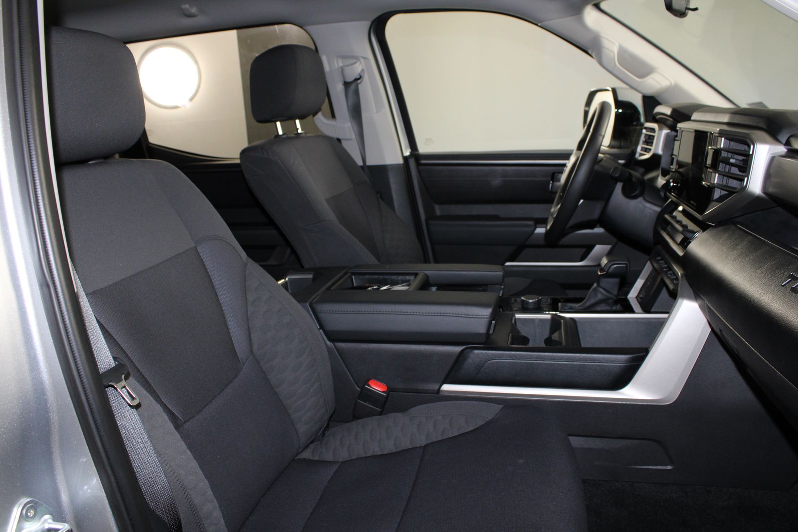 Used 2024 Silver Toyota SR5 image 27