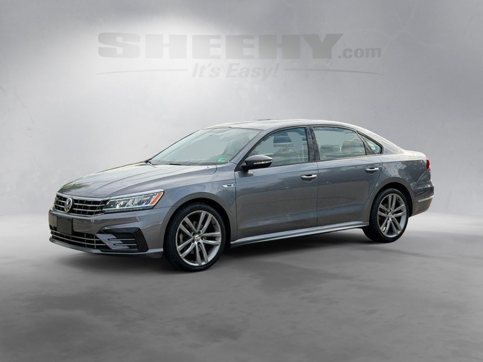 Used 2018 Gray Volkswagen 2.0T R-Line image 14