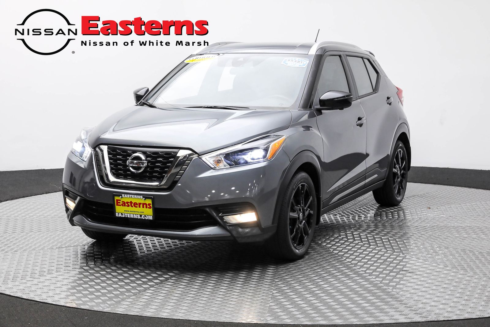 2020 Nissan Kicks SR's photo