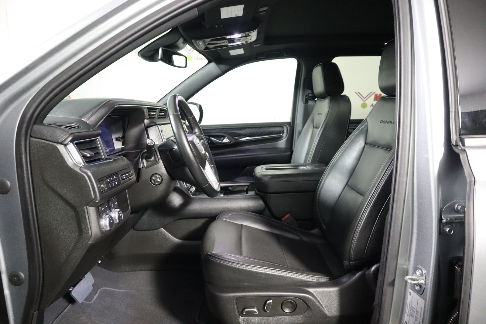 2023 GMC Yukon XL Denali photo