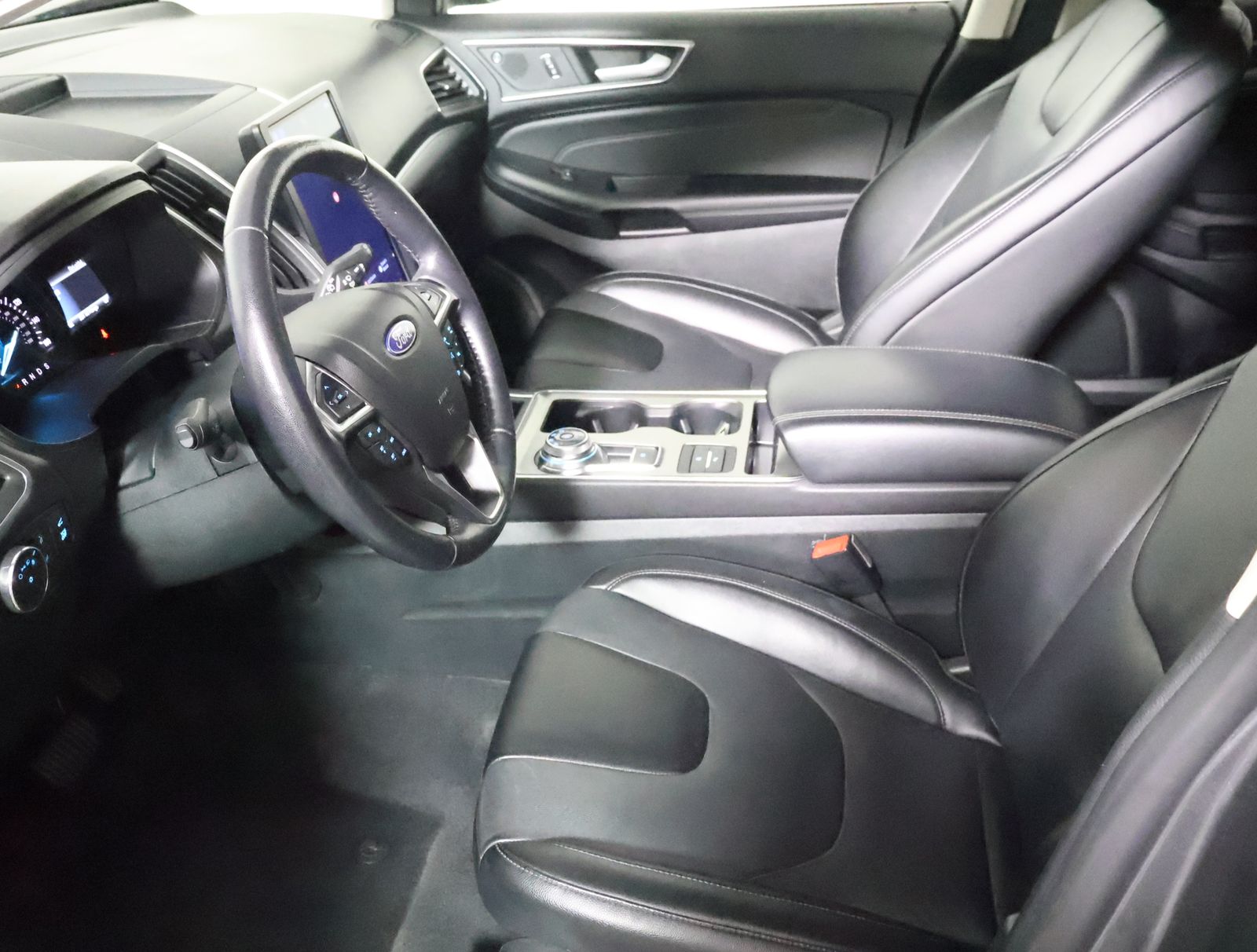 2022 Ford Edge Titanium photo
