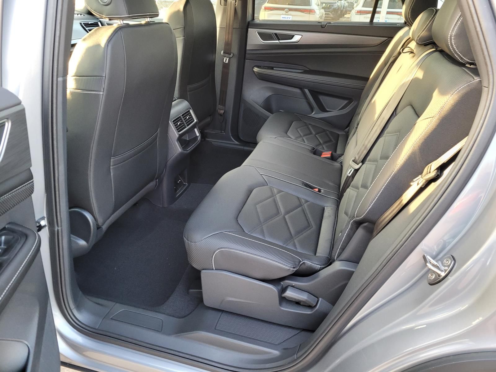 new 2026 Volkswagen Atlas Cross Sport car, priced at $42,570