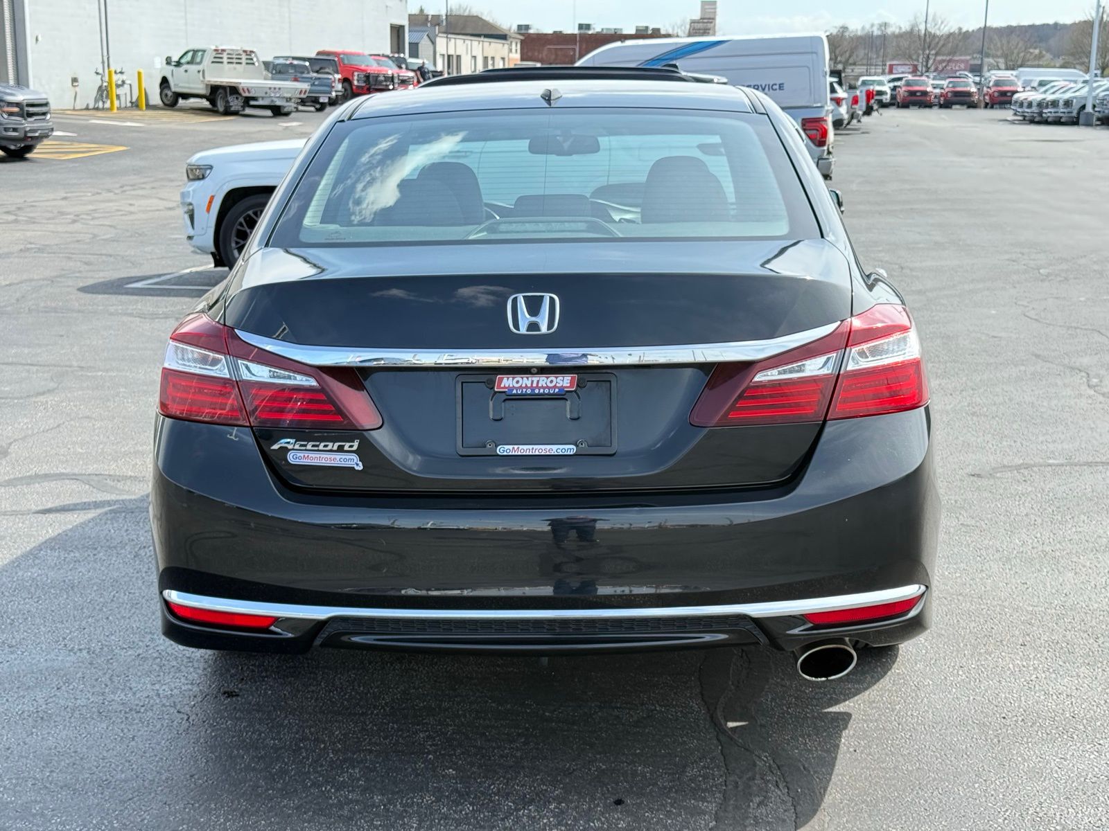 View vehicle photo 4