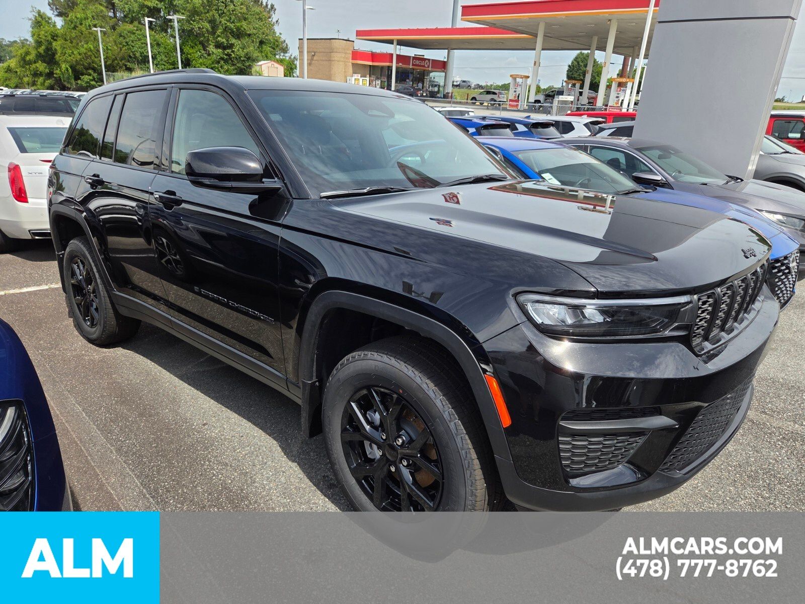 Used 2025 Black Jeep Altitude X image 22
