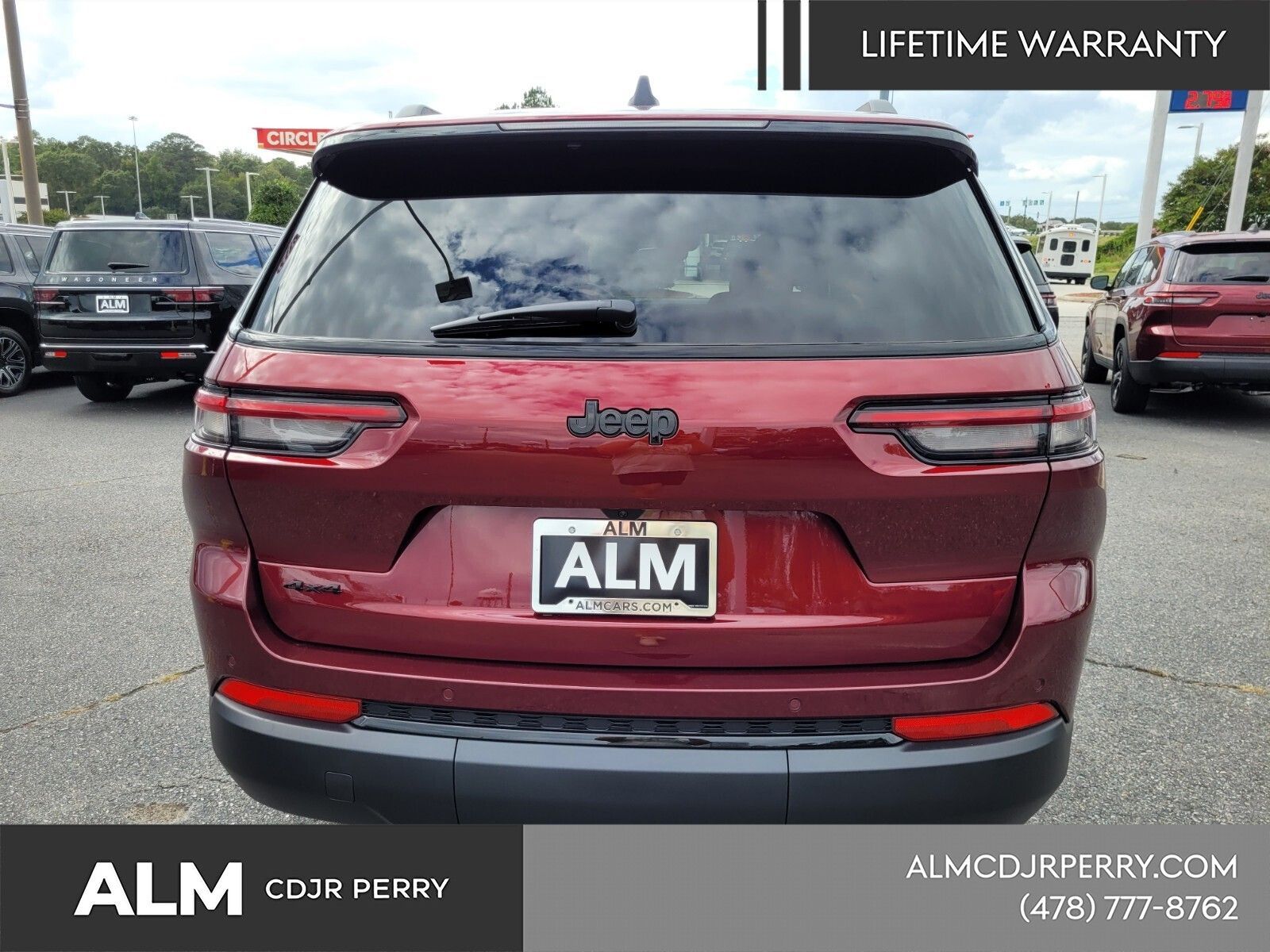 New 2025 Velvet Red Pearl-Coat Exterior Paint Jeep Altitude X image 13