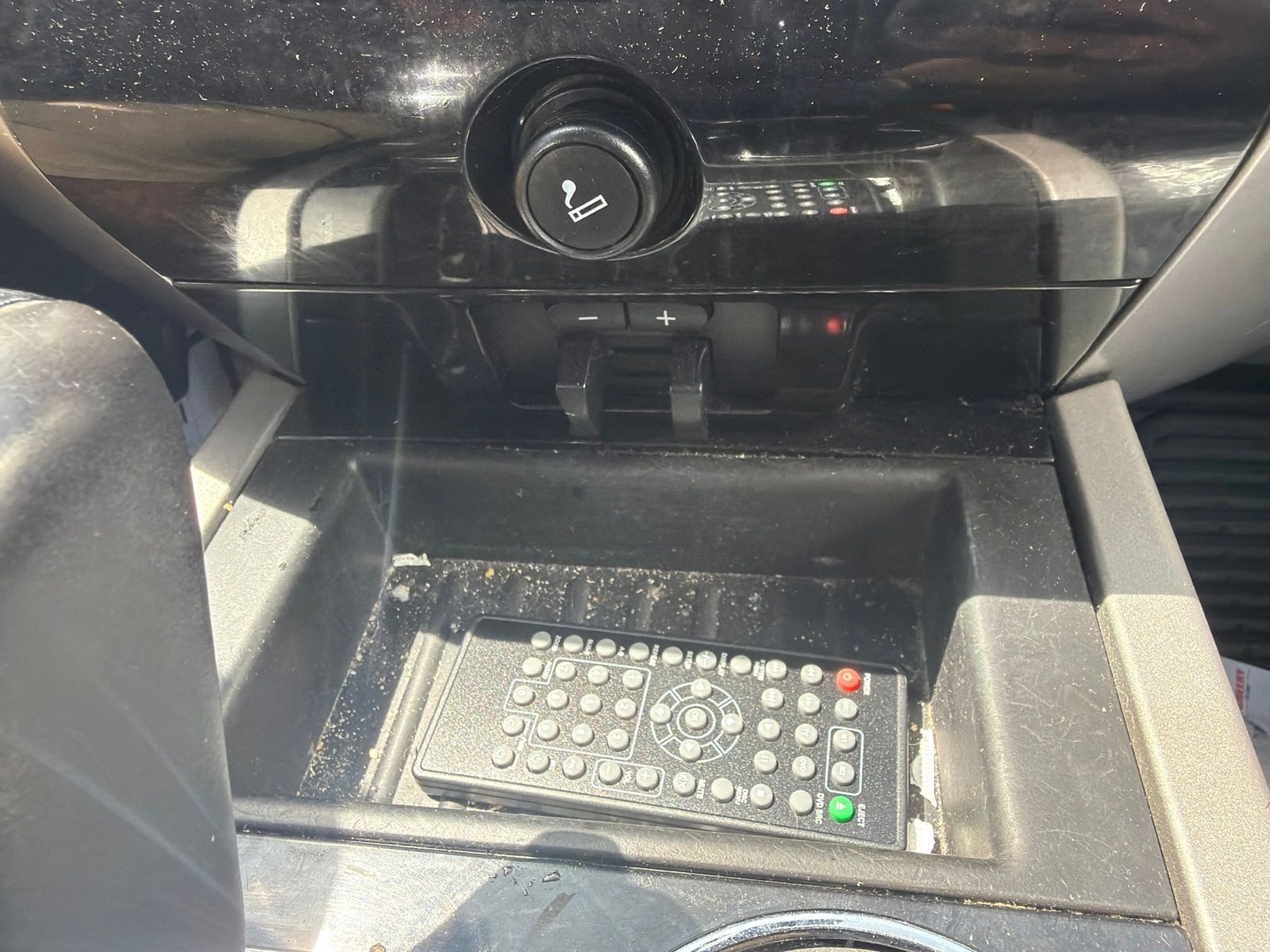 Used 2013 White Ford Limited image 16