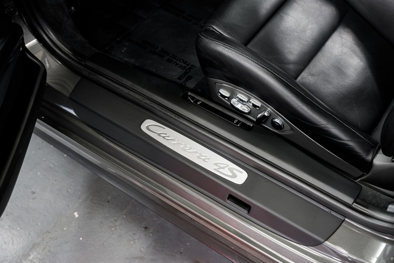 2013 Porsche 911 Carrera 4S — photo 24