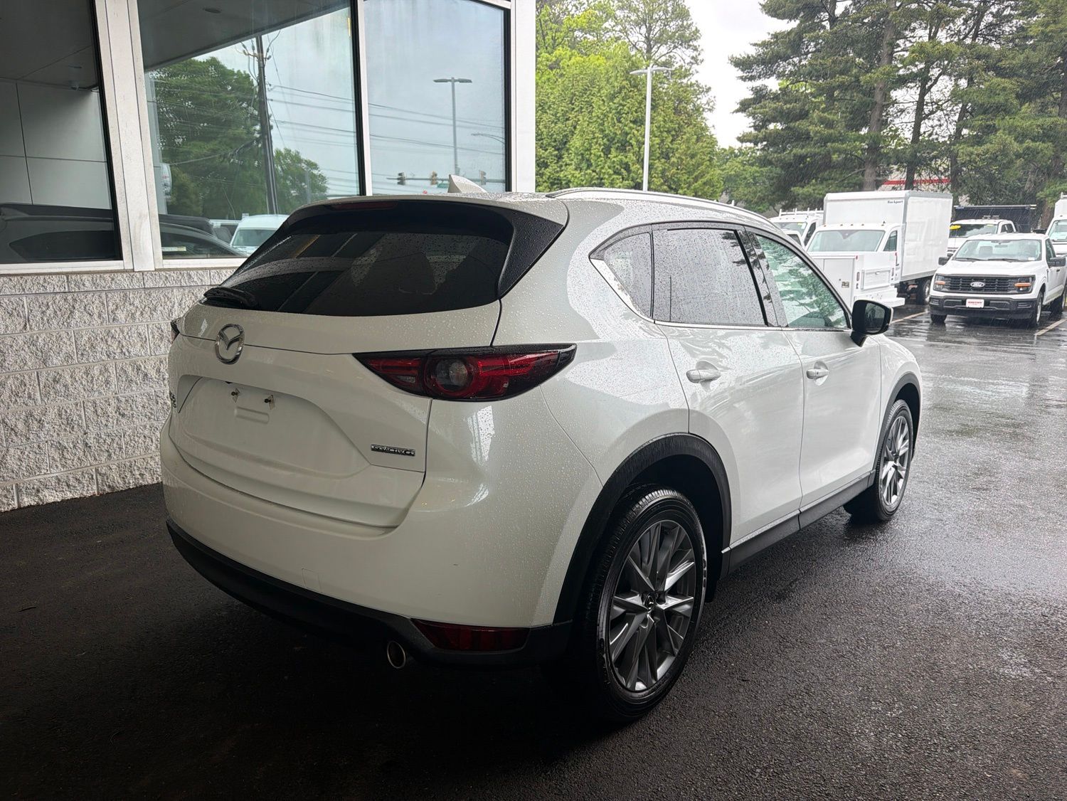 View vehicle photo 6