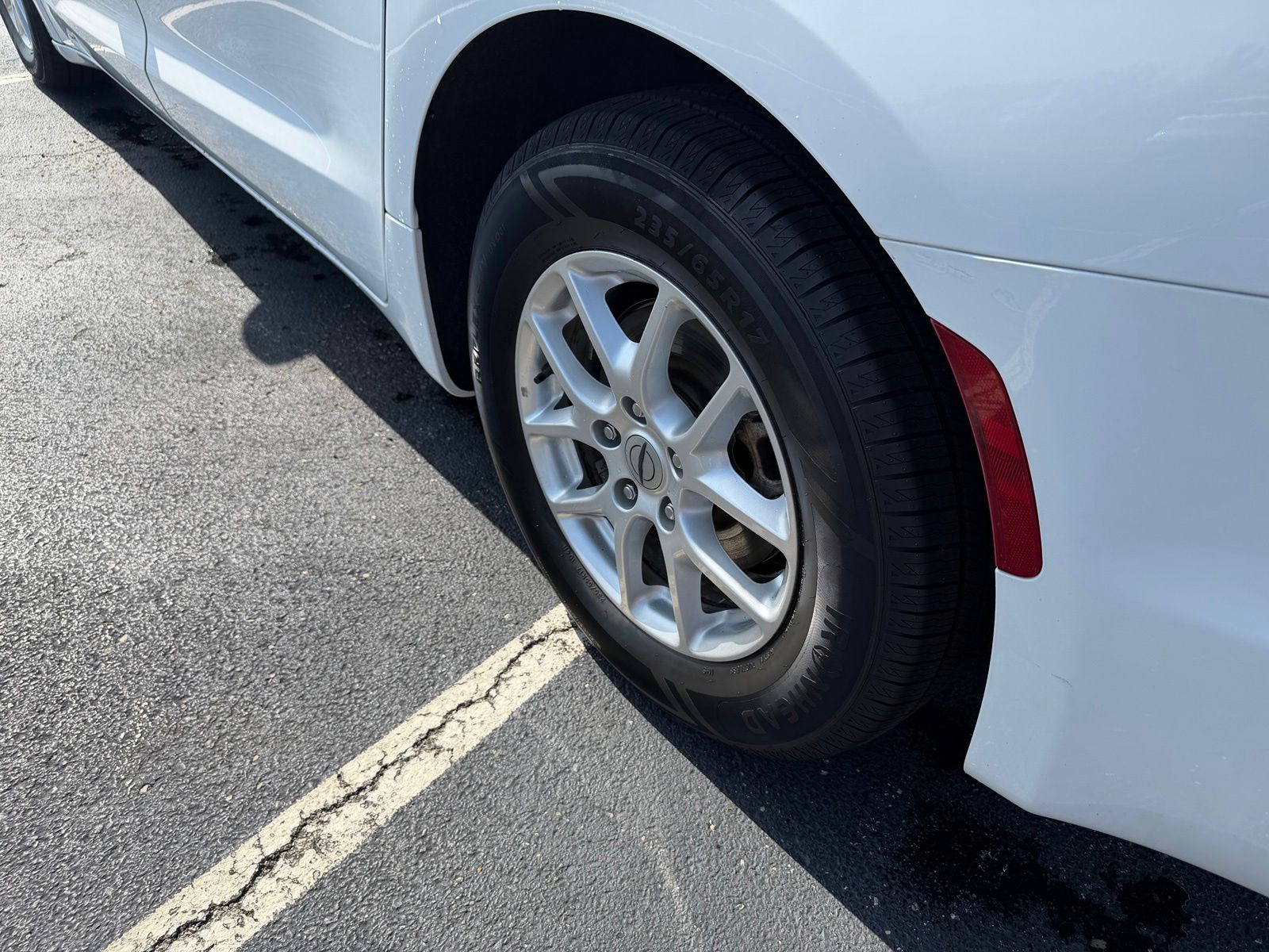 2022 Chrysler Pacifica image 10