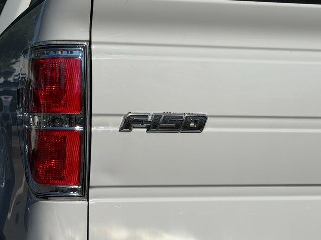 Used 2011 White Ford Lariat image 32