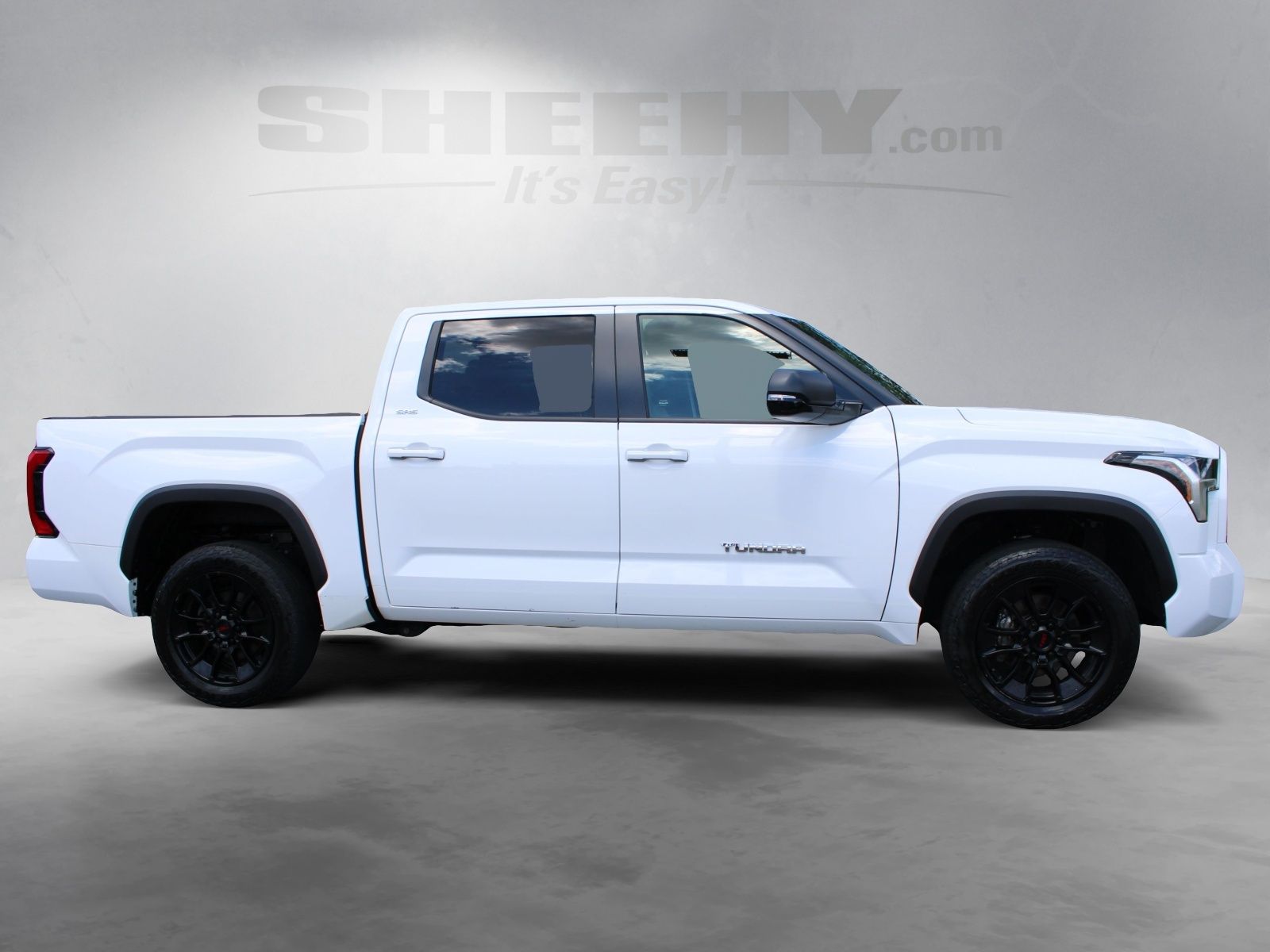 Used 2025 White Toyota SR5 image 10