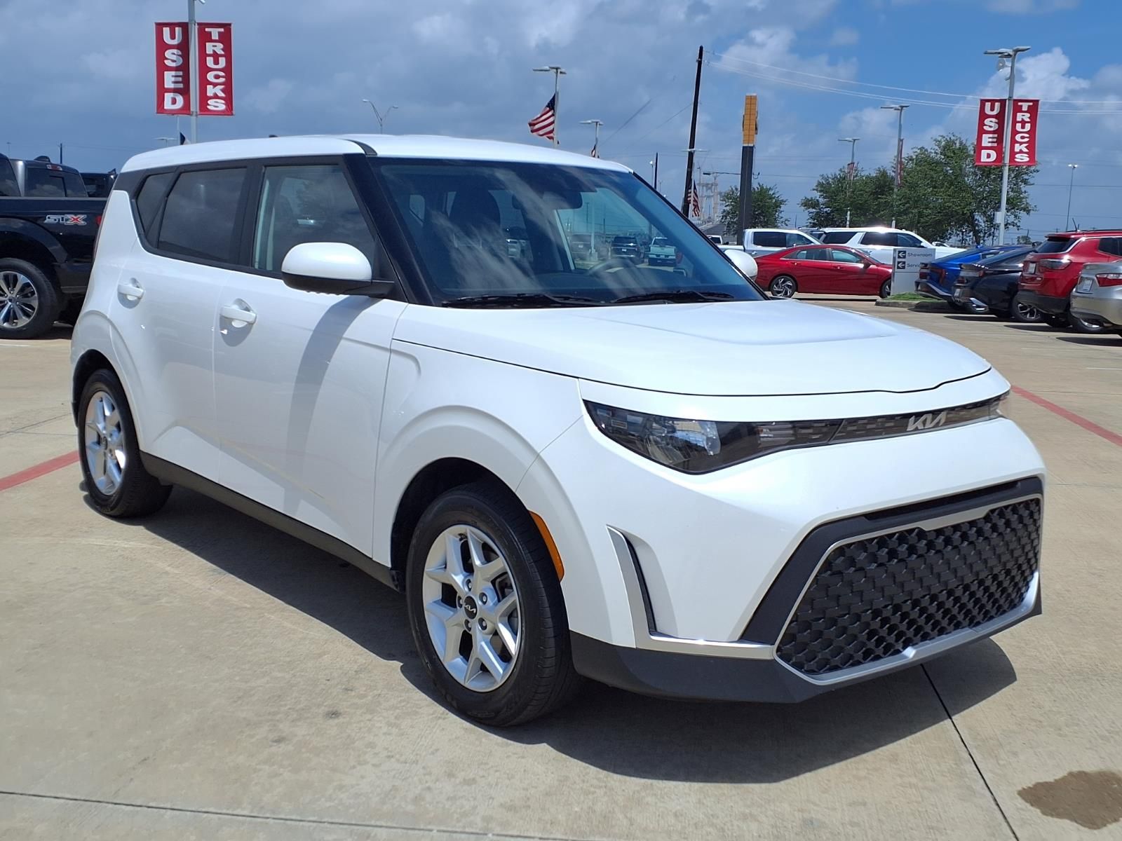 2025 Kia Soul LX White at Community Kia