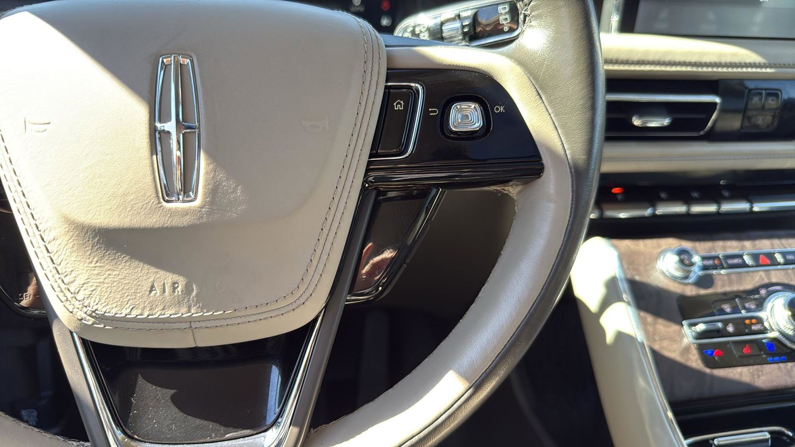 Used Car 2023 Lincoln Aviator  Reserve For Sale Under $50,000 In Austin, Texas