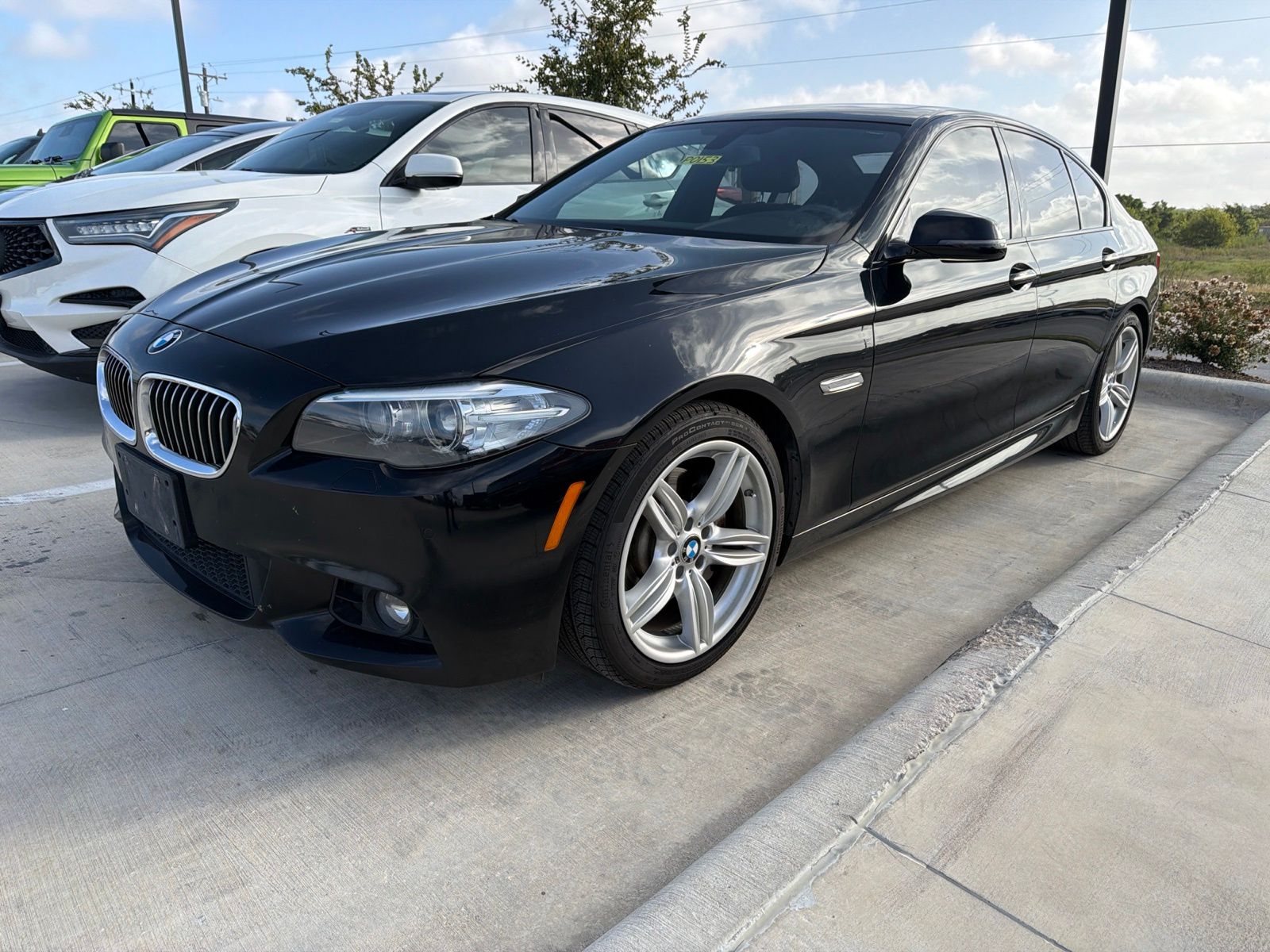 2016 BMW 5 Series Negro (Jet Black) Sedán Tracción trasera 8 velocidades Automática