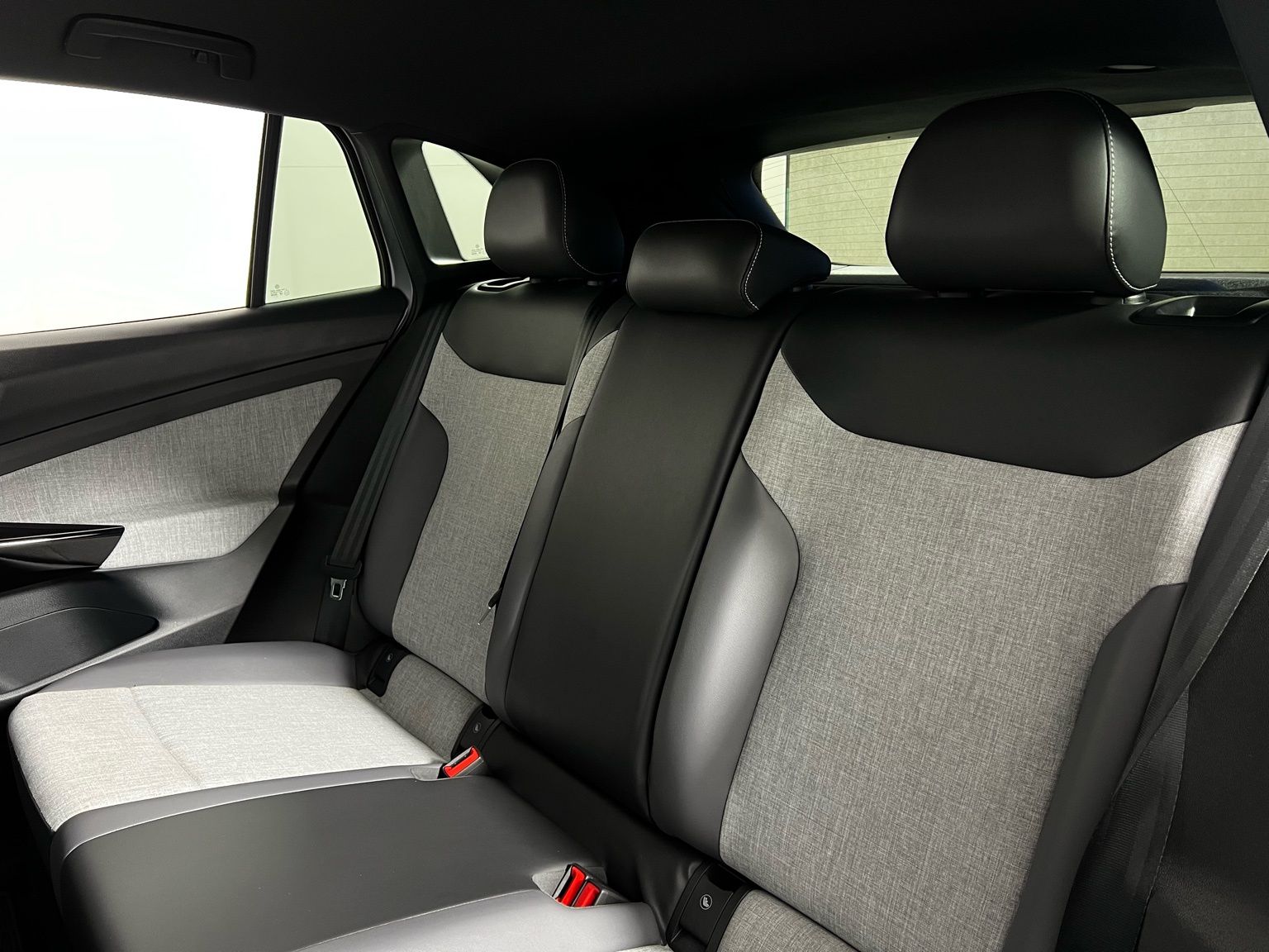 Thumbnail: 2025 Volkswagen ID.4 - 21